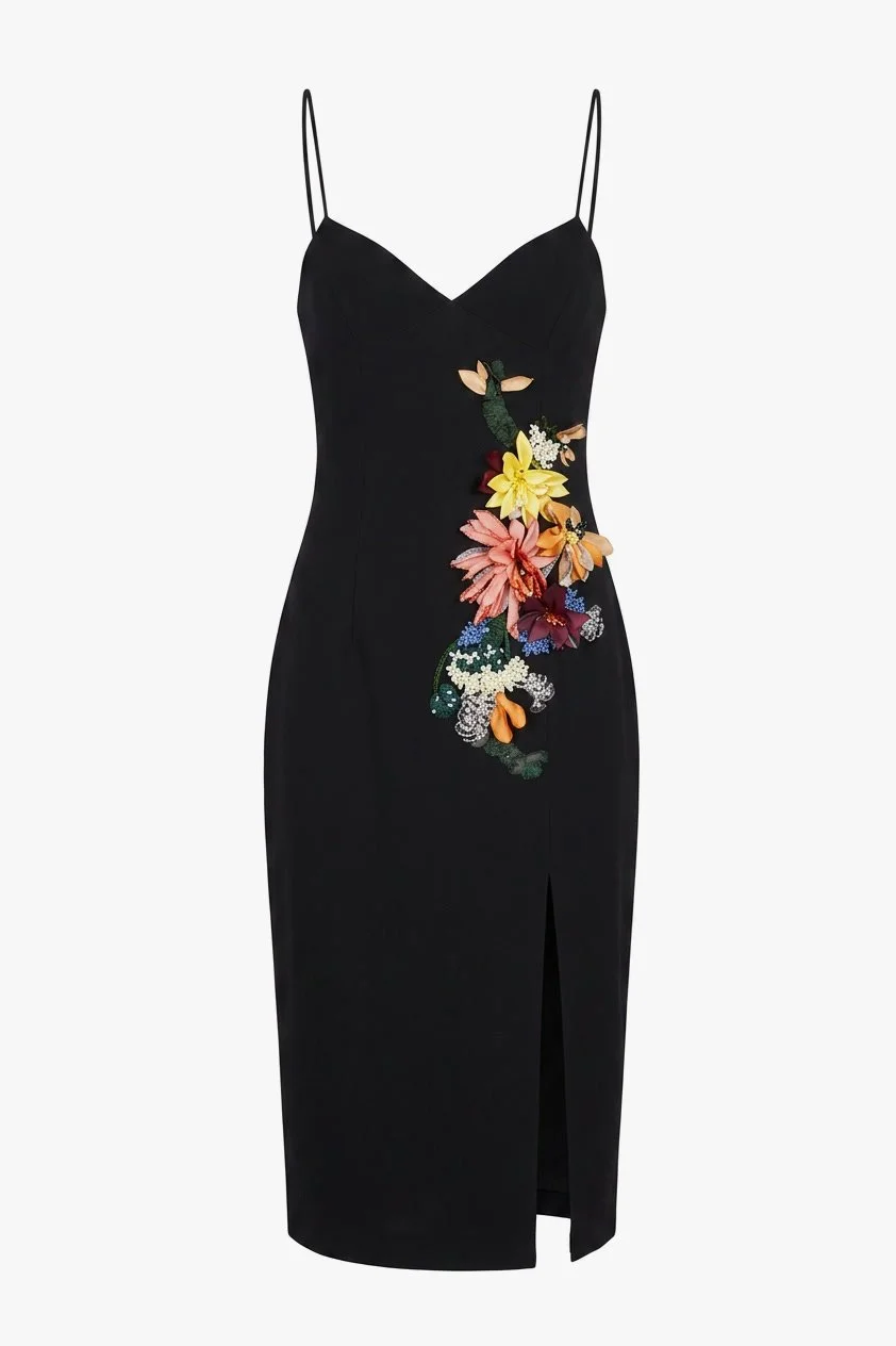 Cushnie Et Ochs Spring 2018 runway look 3. Black power viscose dress with hand embrodiered molded flowers.