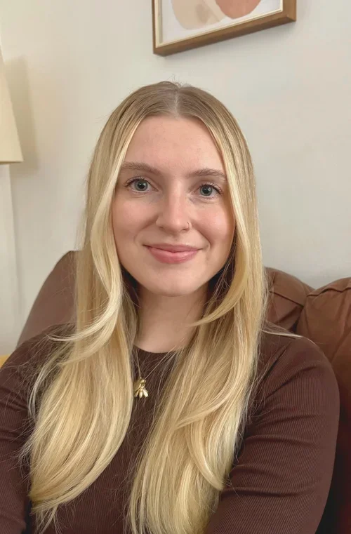 Baylee Galdys, LMSW, trauma therapist for teens and adults at Loving Circle Counseling in Bloomfield Hills, MI