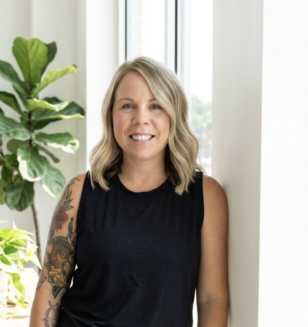 Headshot of Social Affiliate Method Co-Founder Courtney VanAuken