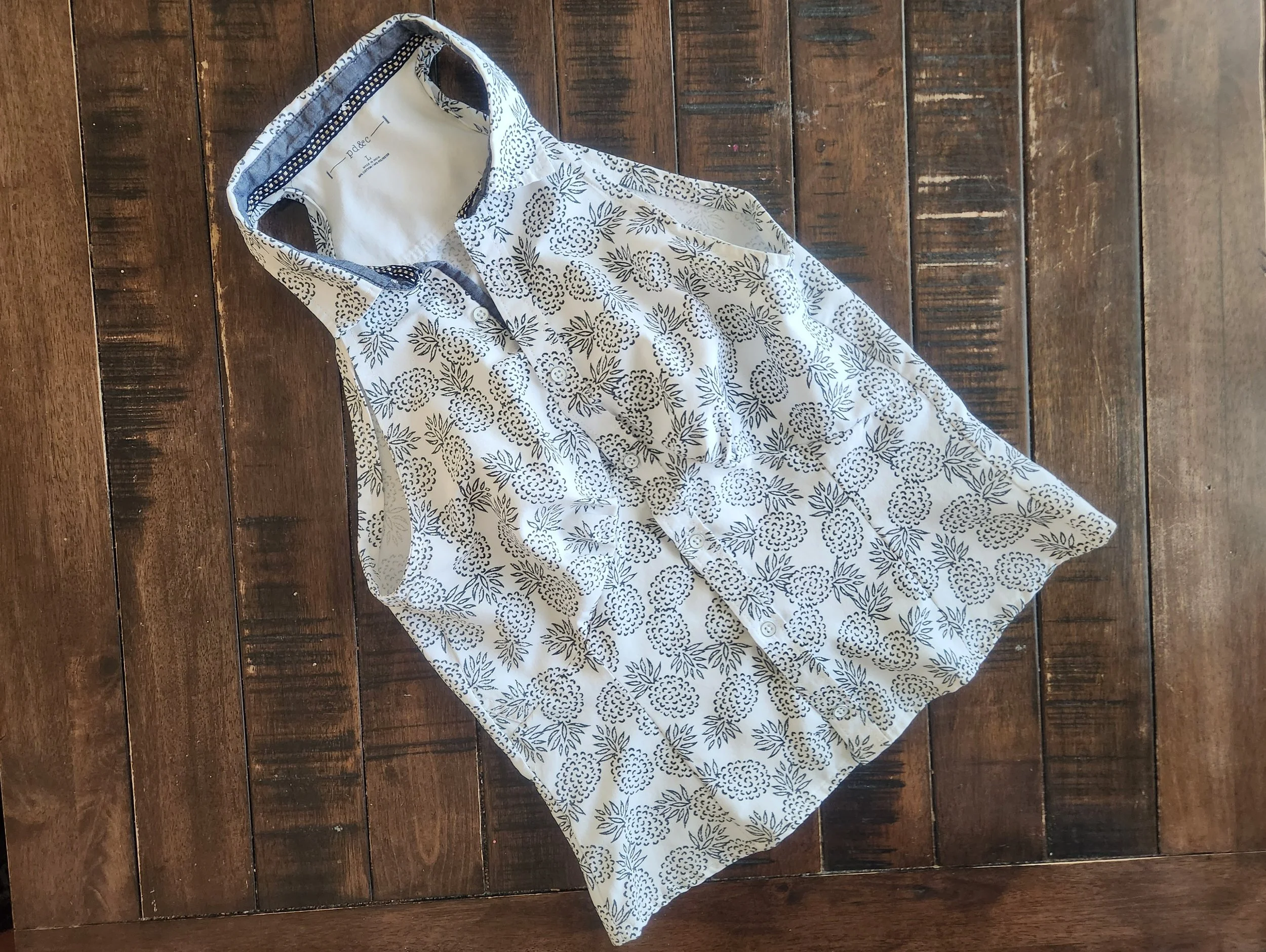 (re: collection) Pineapples on white boyfriend-to-girlfriend blouse (size S)