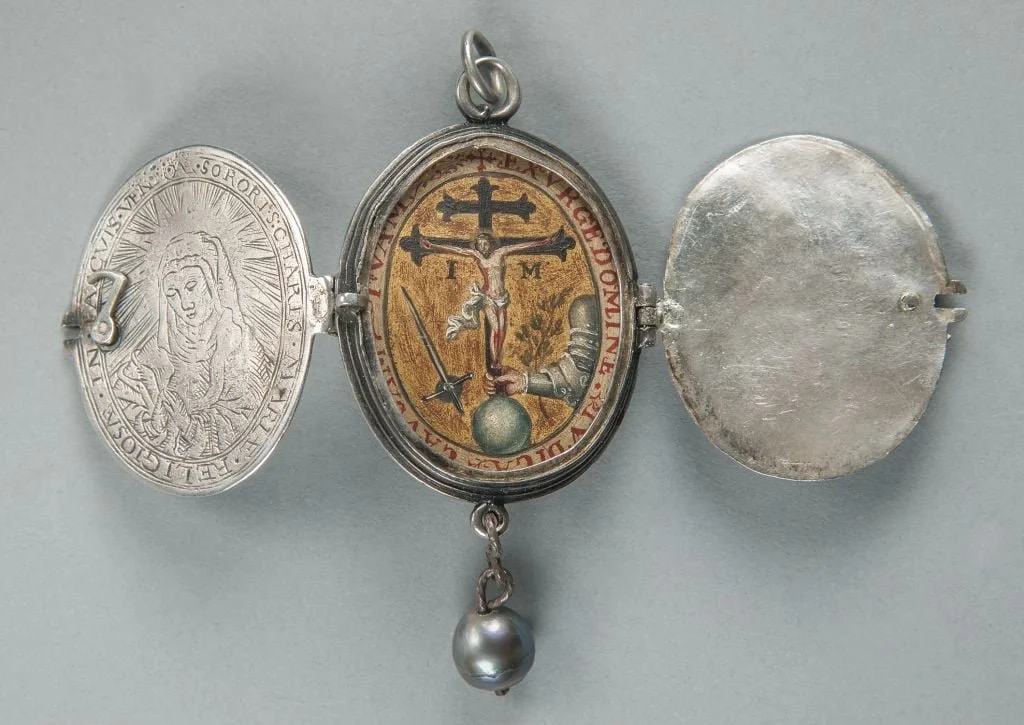 Fractured-Locket.jpg
