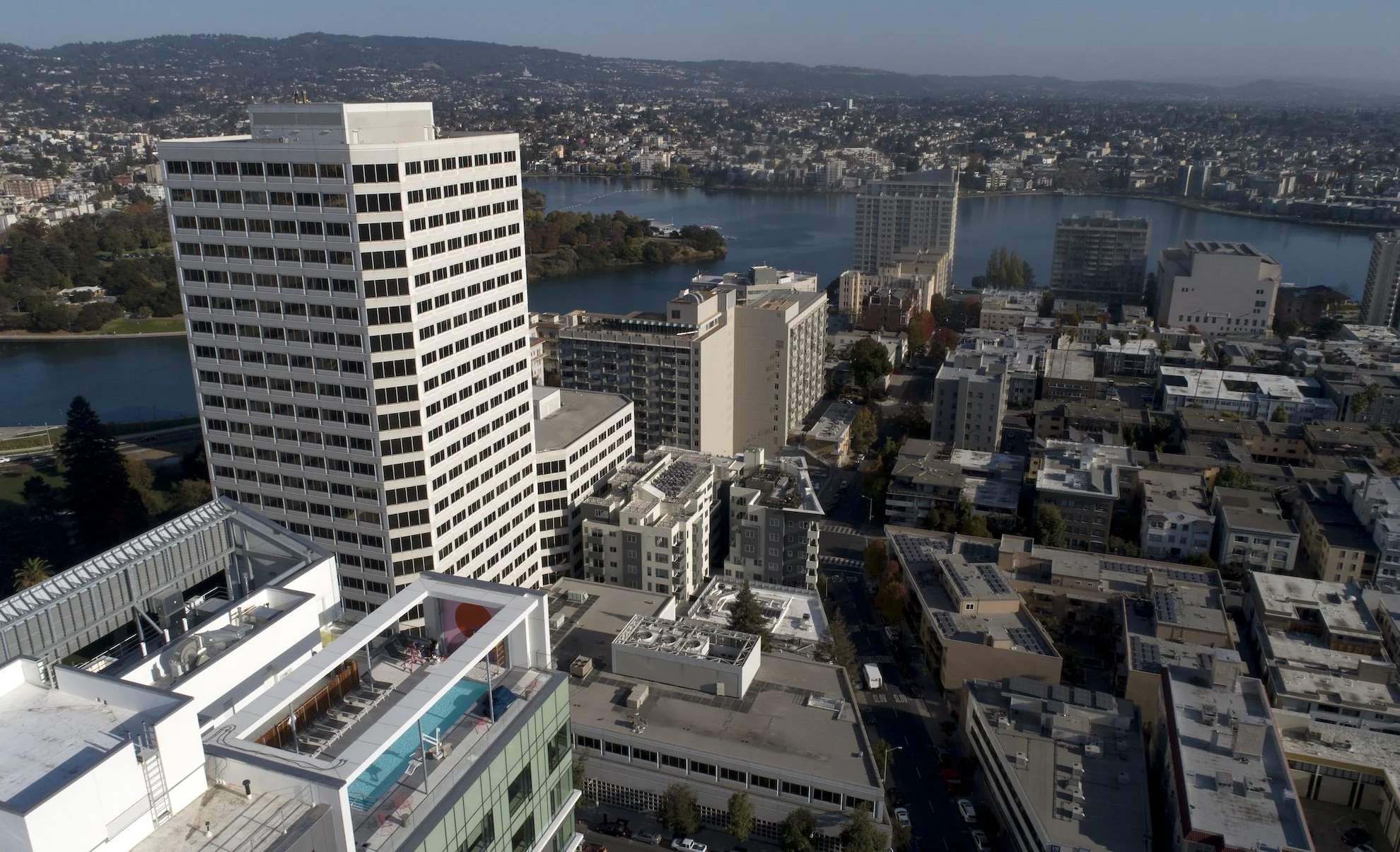 Some Oaklanders Opposed to Proposed Data CenteR