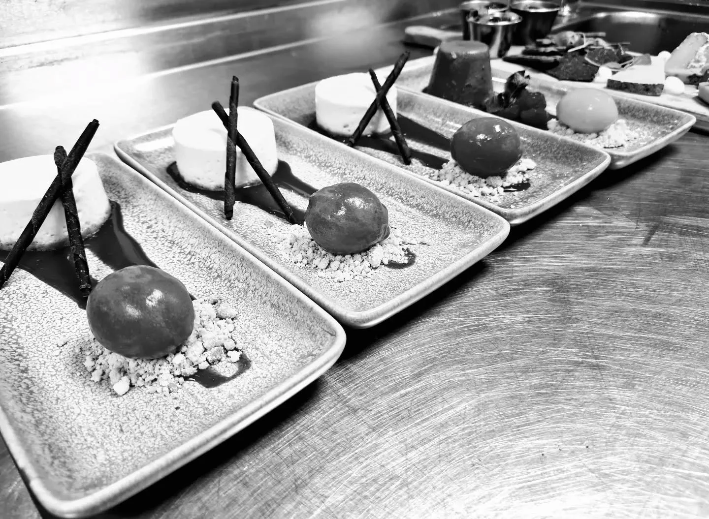 Service 🍽

#chef #dessert #desserts #cooking #cheflife #pastry #foodart #sweet #sugar #chocolate #plating #art