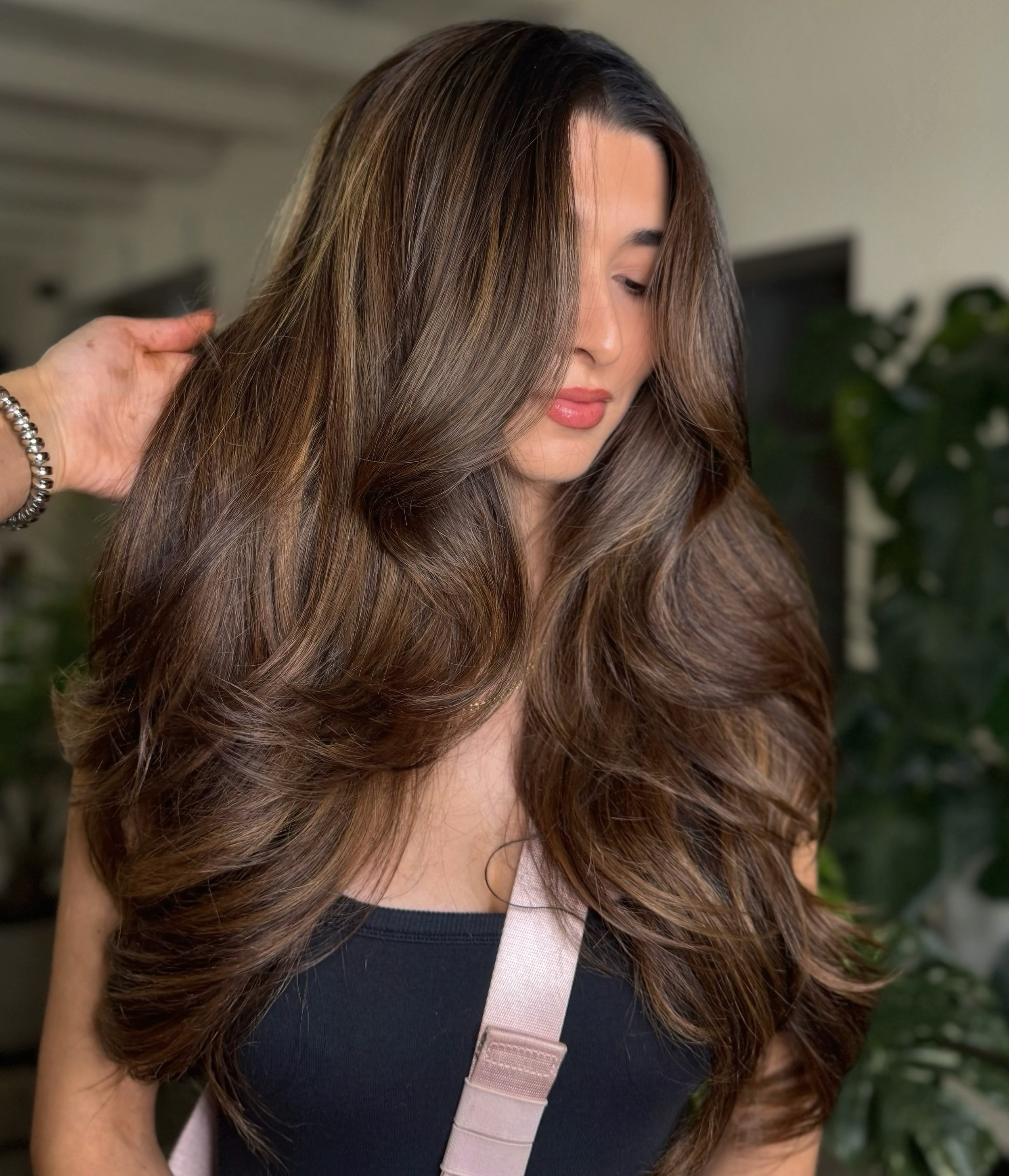 Caramel Brunette Balayage 🌟🤎

Cut/style @esmeacuna.hair 

📍 @thelinqsalon  Tucson, Az
⏰ Tuesday - Saturday 9am - 7pm
☎️ 520-448-3090

&bull;&bull;&bull;
#tucson #tucsonhairstylist #tucsonhair #tucsonhairsalon #tucsonhaircolor