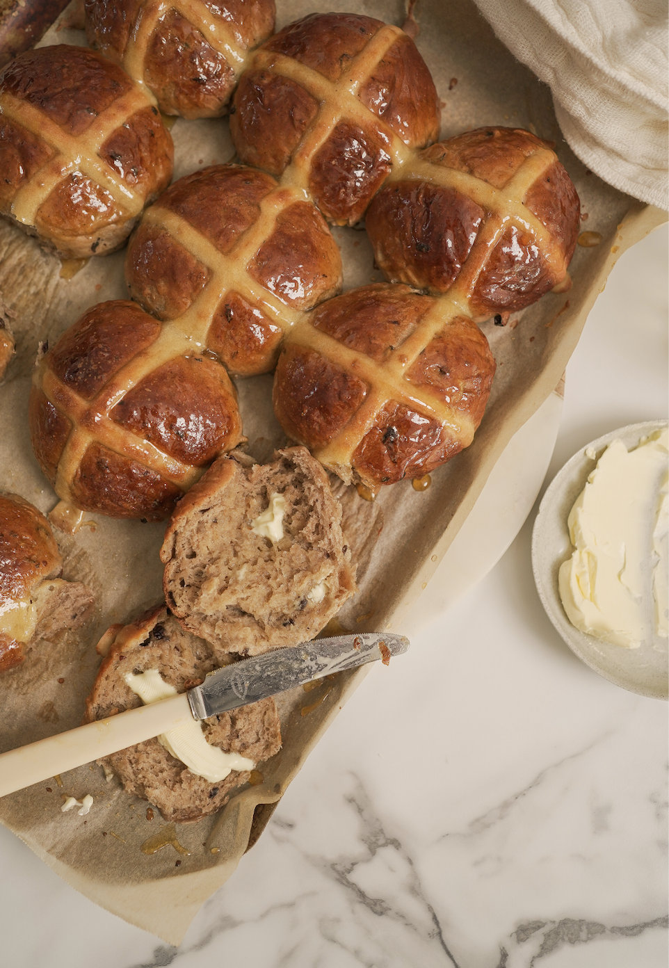 MISO HOT CROSS BUNS 