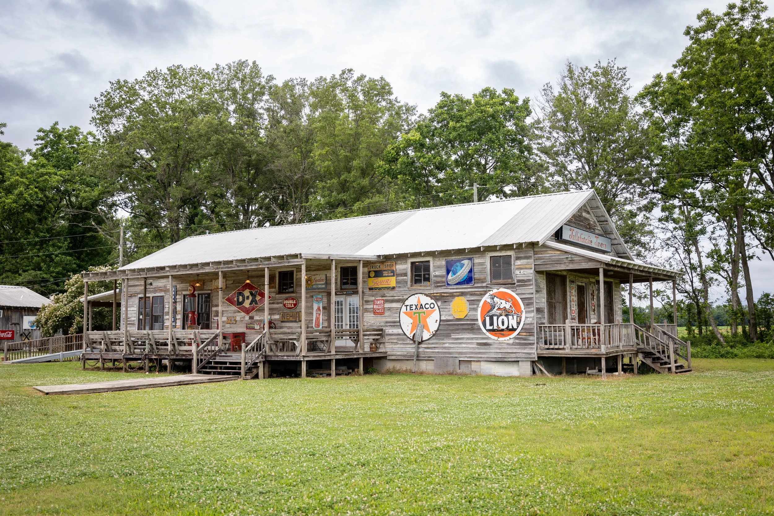 tallahatchie-tavern-exterior-vintage-signs-wide.jpg