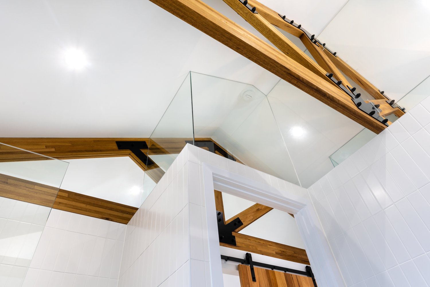 captain-cook-cresent-narrabundah-trusses-and-glass.jpg