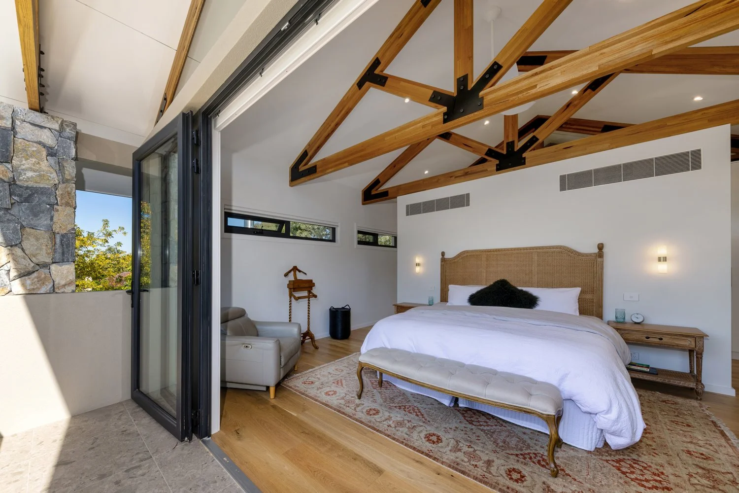 captain-cook-cresent-narrabundah-bed-2.jpg