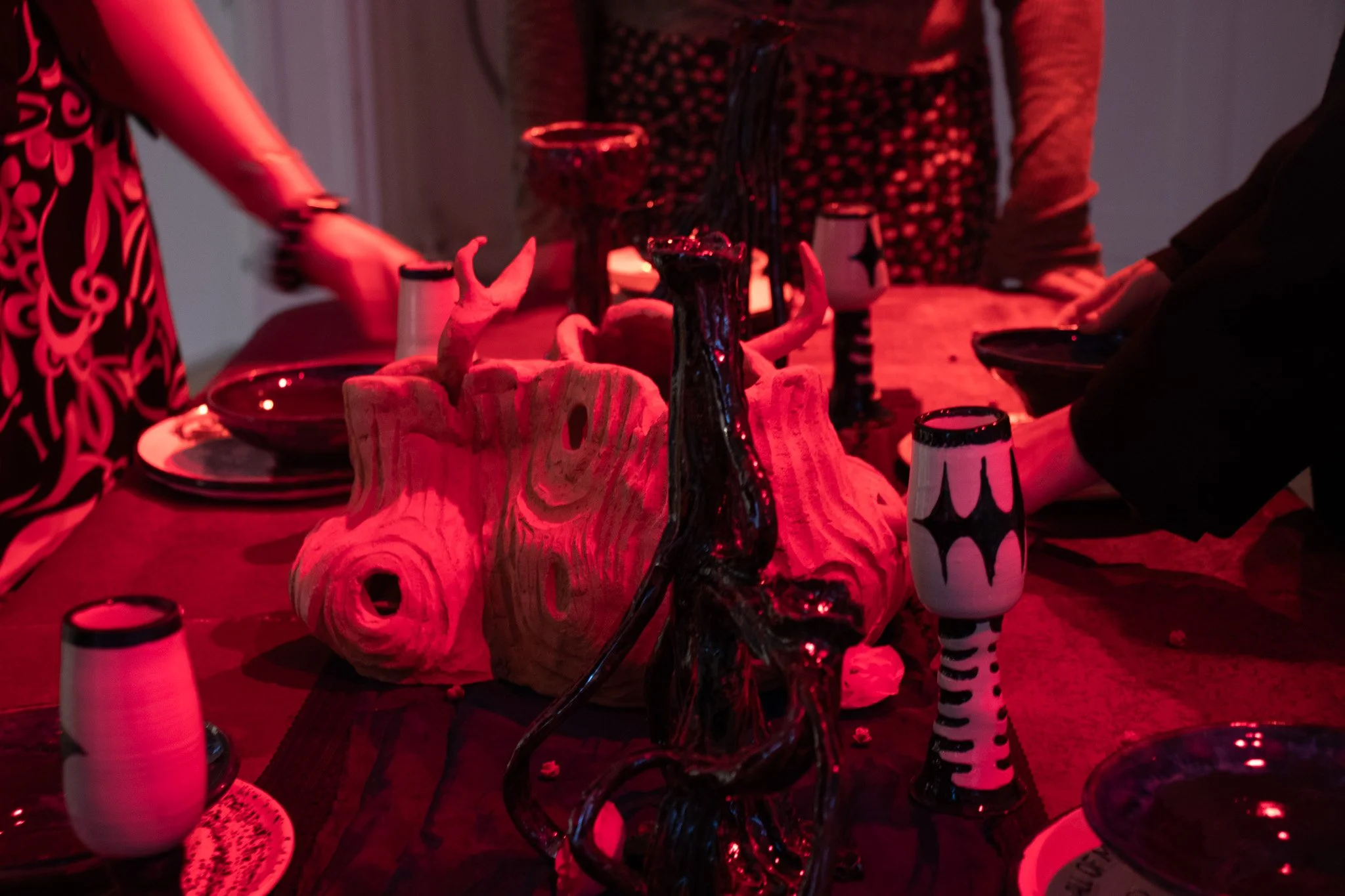 dinner-table-detail-view-interaction.jpg