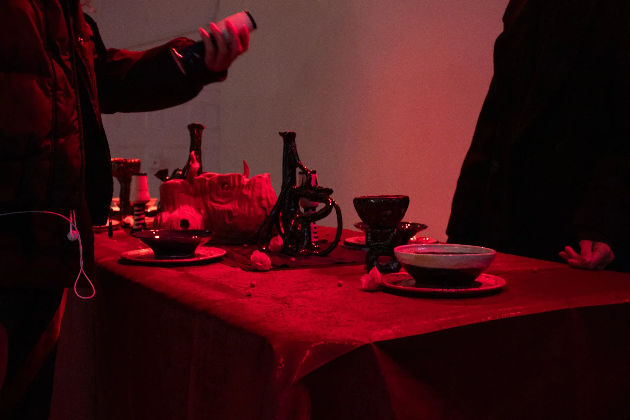 dinner-table-close-up-view-interaction-3.jpg