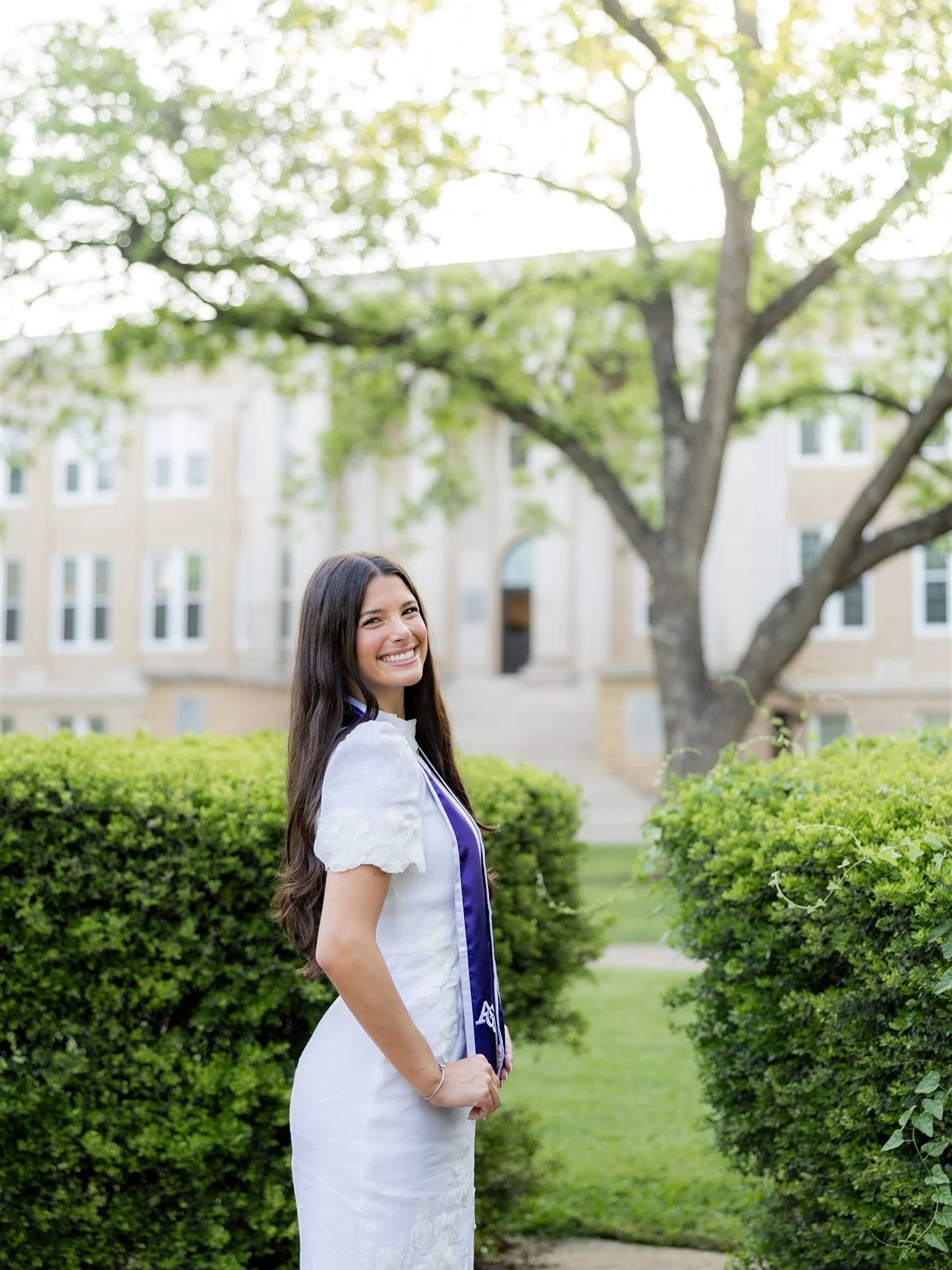 Last senior sunday of the semester!! Already crying!!

This morning session with @sarahkdenton was just so beautiful!

#seniorphotographer #texasphotographer #abilenephotographer #collegegradphotos #collegegraduationphotos #seniorsession #morningsess