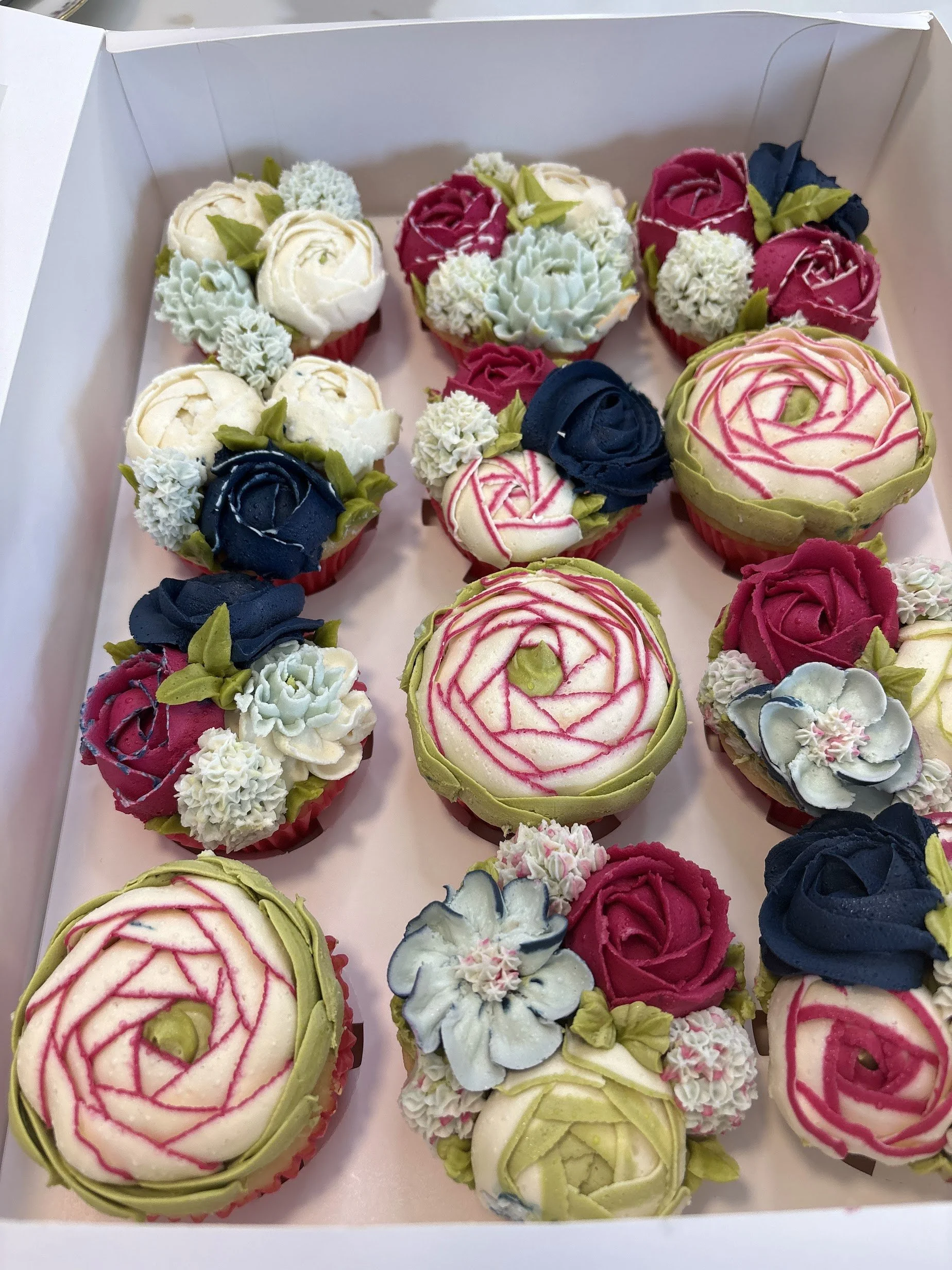 12-Cupcake Gift Box