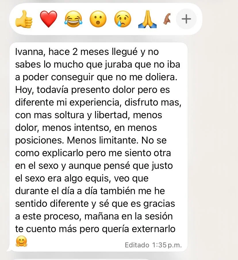 Mensaje de texto en WhatsApp hablando sobre experiencias y crecimiento personal en relación al sexo, con emojis en la parte superior.