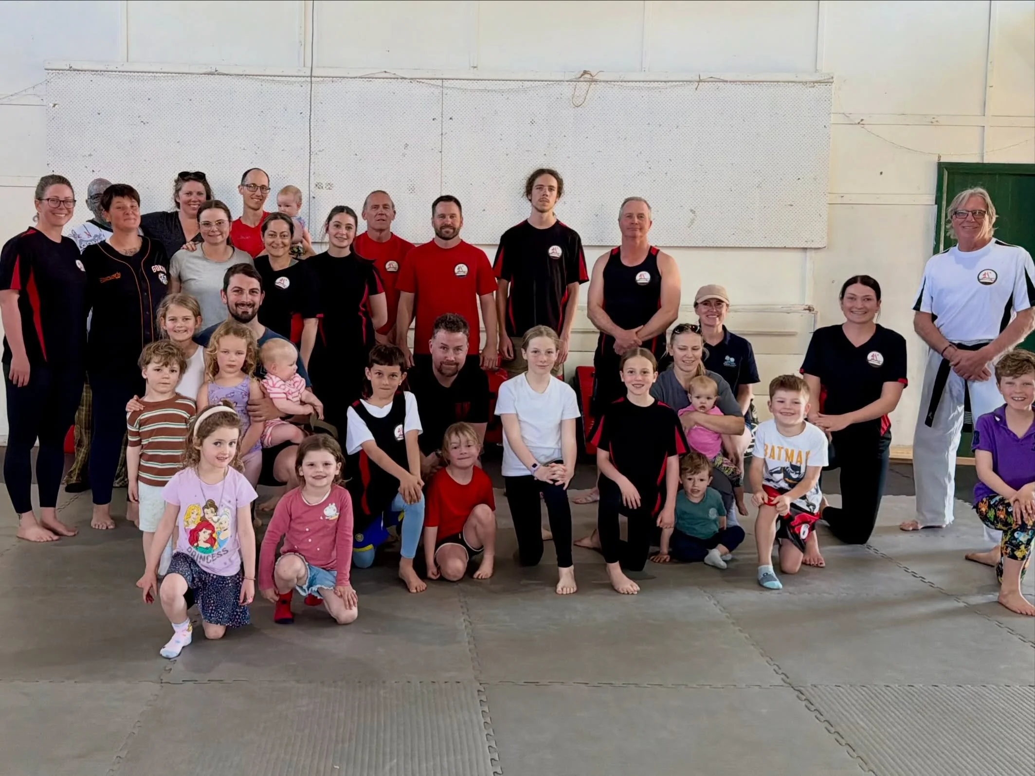 THREE DAYS WITH MASTER SHEEDY 🌟🥋
We were fortunate to experience an intensive three days of training with Master James Sheedy, right here in Braidwood, NSW. We kicked things off with our Bring a Friend Day, welcoming new faces into the club, before