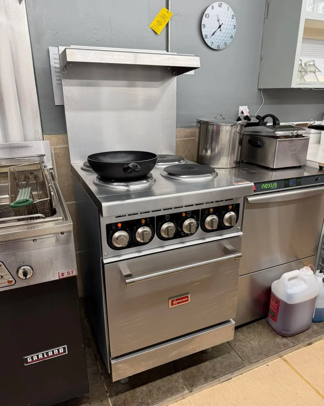 Got a new commercial oven installed at Slicers just in time for 4P weekend! If you&rsquo;re looking for some good food this weekend go check them out at the Golf Club!