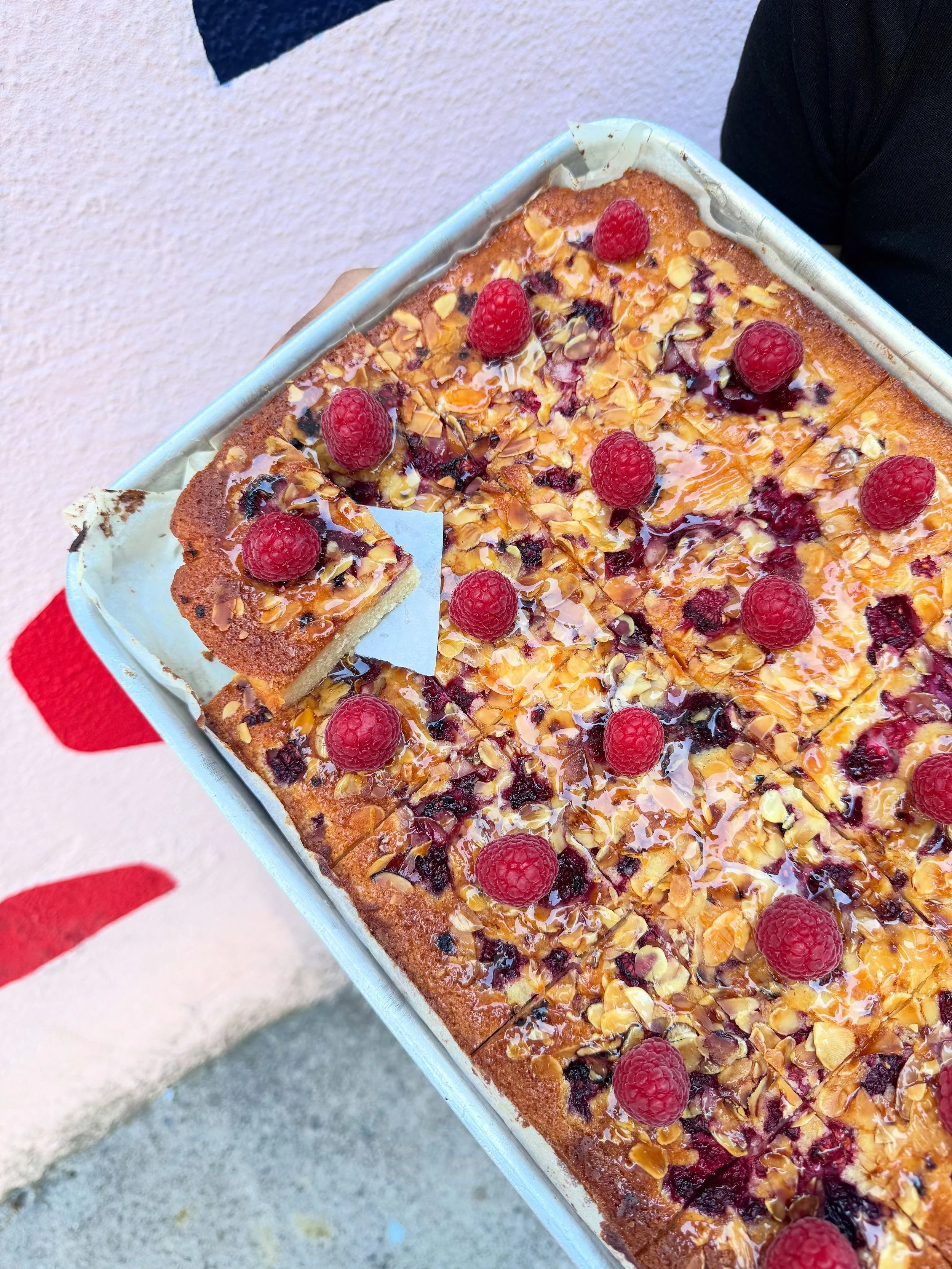 Our raspberry &amp; almond tray bake. Fruity, nutty and the perfect little treat to sweeten up your day! 🩷 

HoneyTruffleKitchen, Breakfast, Lunch, Dublin, Salads, Coffee