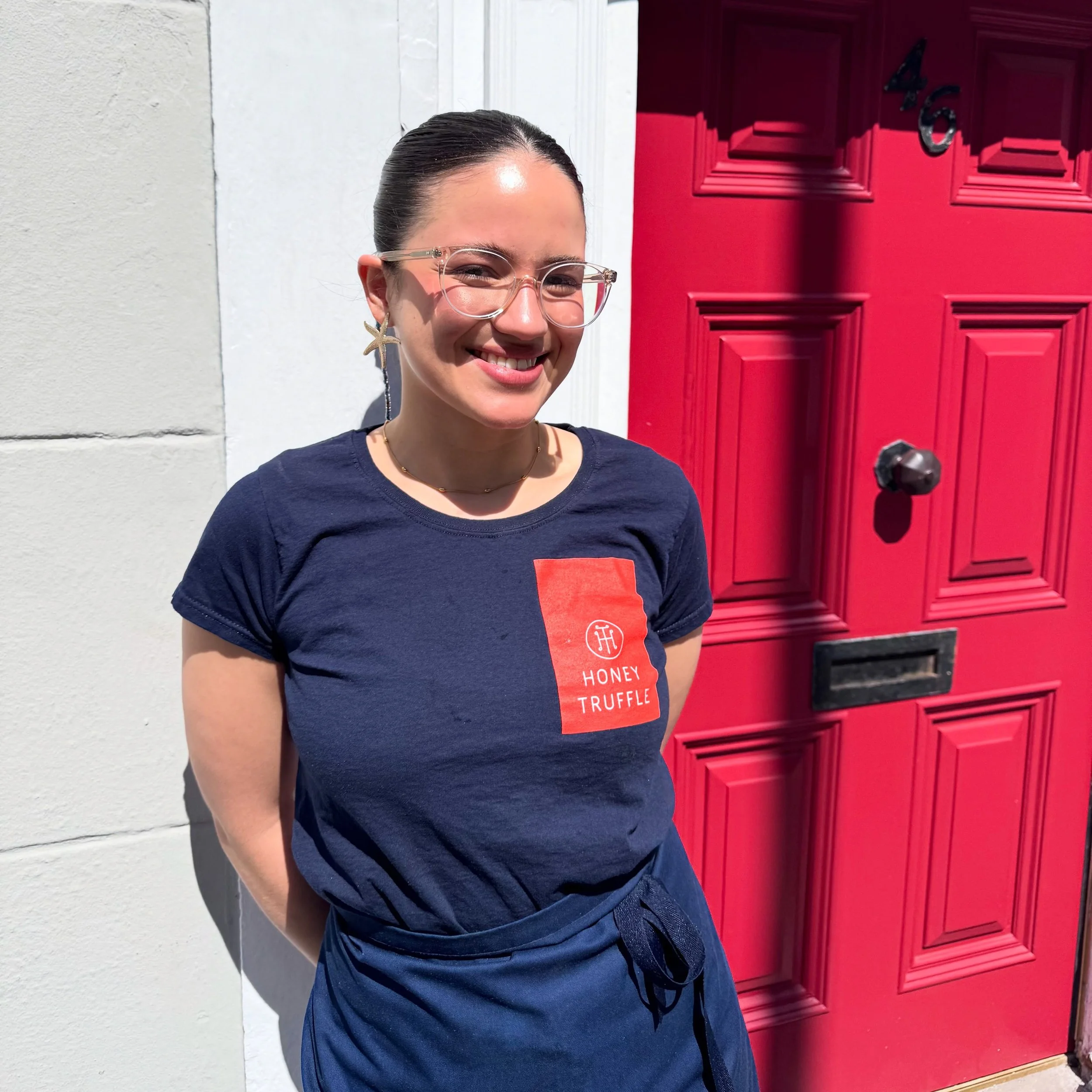 Introducing the lovely Isabela ✨
A wonderful new addition to our Honey Truffle team. Always happy and smiling, she&rsquo;s a joy to be around and we&rsquo;re so lucky to have her! Next time you stop by, make sure to say hello 👋🏻 

HoneyTruffleKitch