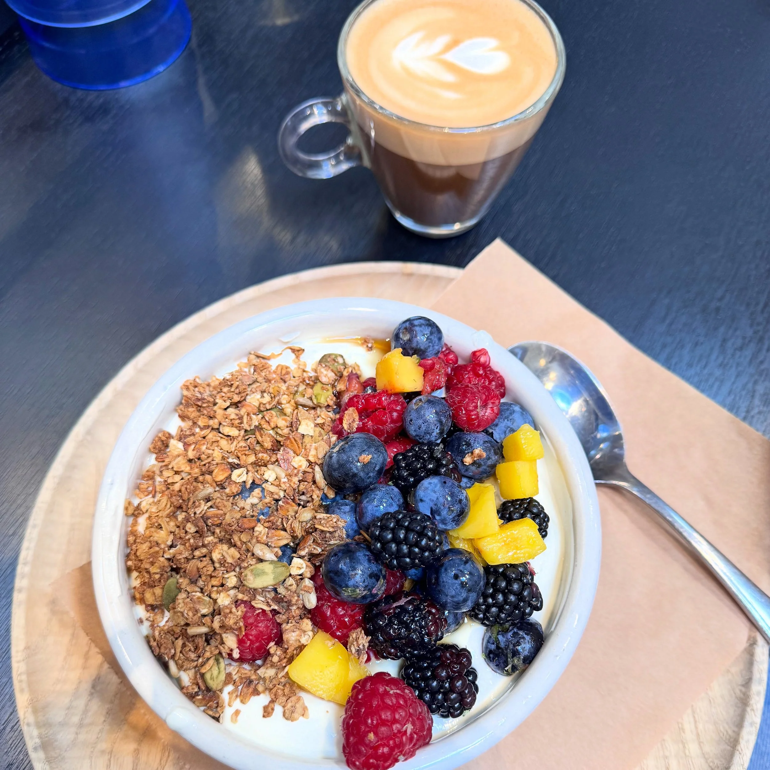 Kicking off Monday the right way ✨ A granola bowl topped with fresh fruit, maple syrup, and the perfect flat! 

HoneyTruffleKitchen, Breakfast, Lunch, Dublin, Salads, Coffee