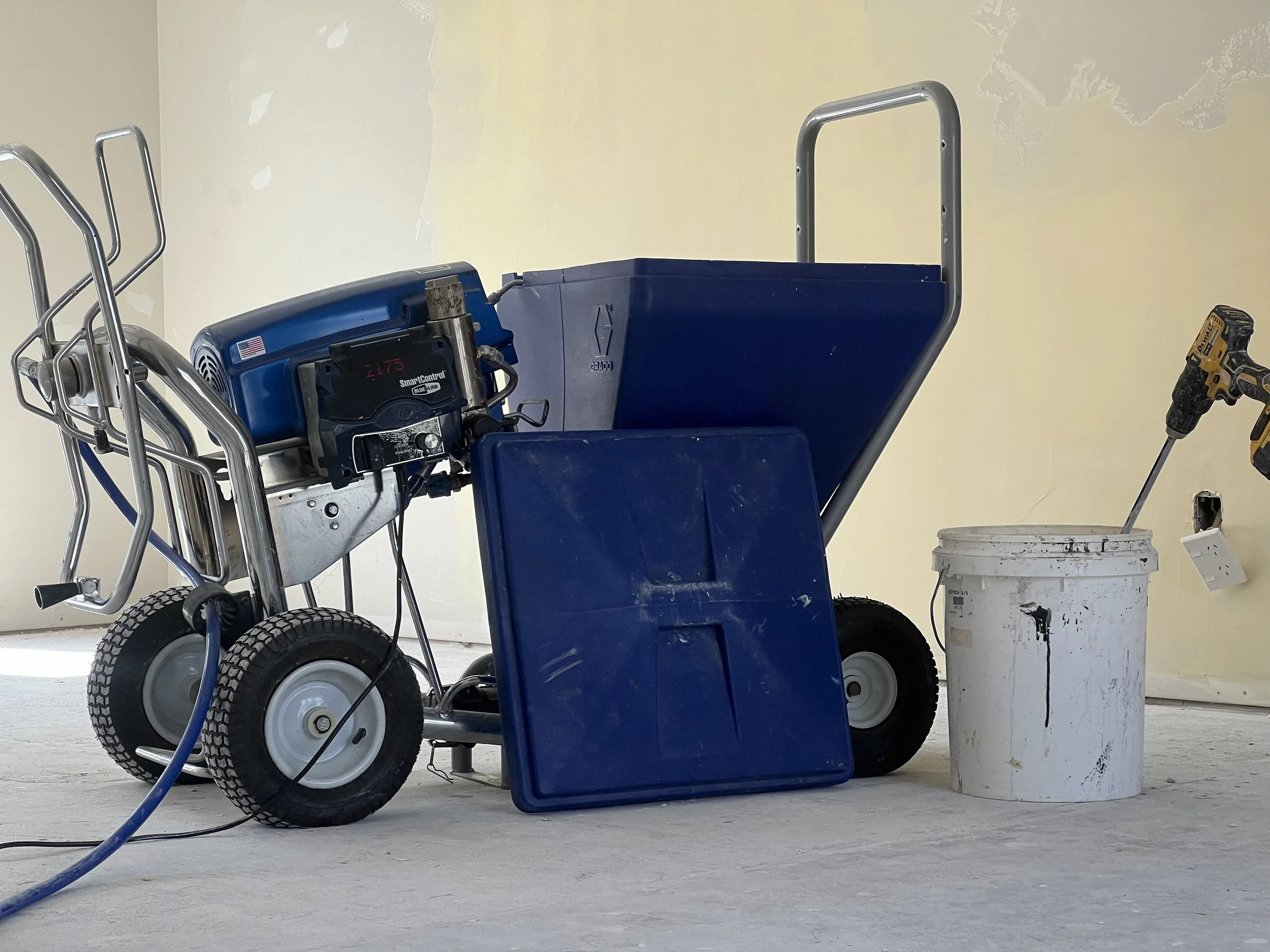 Construction tools .Graco spray plstering equipment