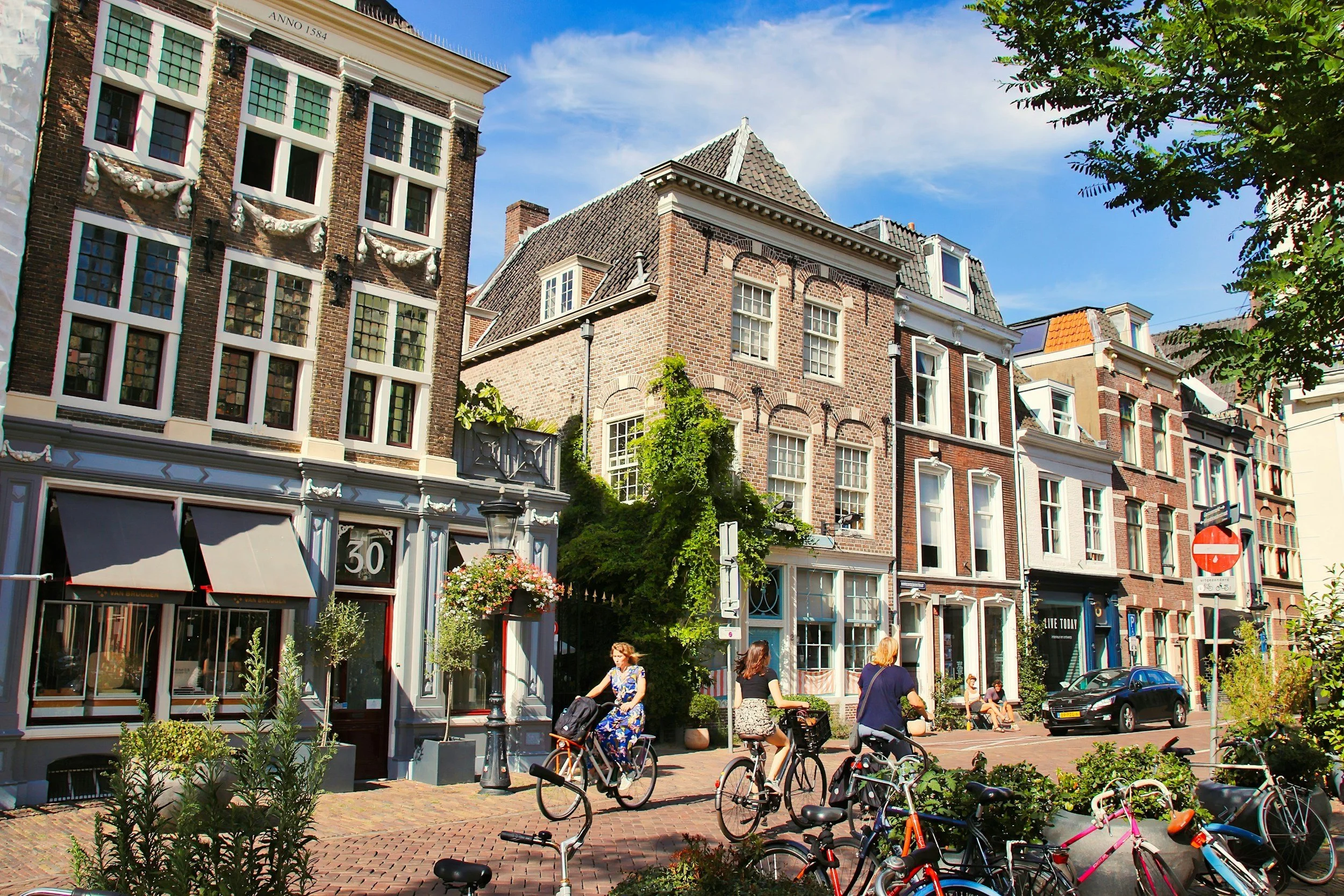 Utrecht day trip from Amsterdam, luxury Utrecht experience, Utrecht food tour private, best European river cruise excursions, private guided tour Utrecht