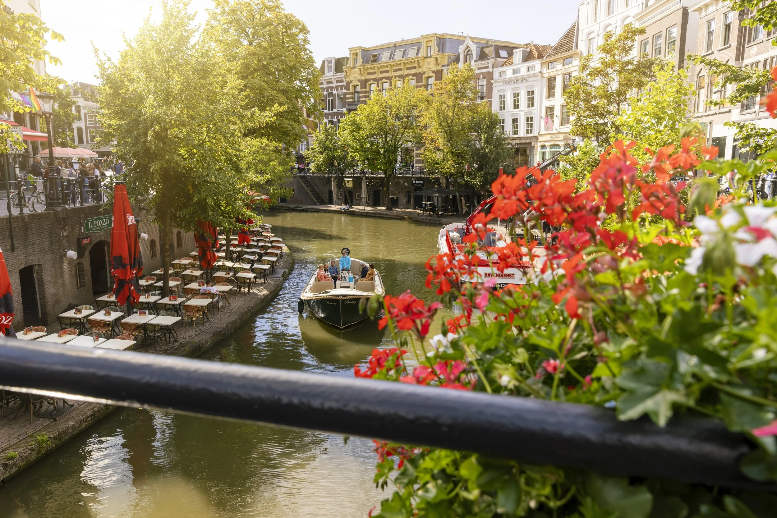 private Utrecht tour, best day trips from Amsterdam, things to do in Utrecht, is Utrecht worth visiting, hidden gems Netherlands, best European City, Utrecht boat tour private