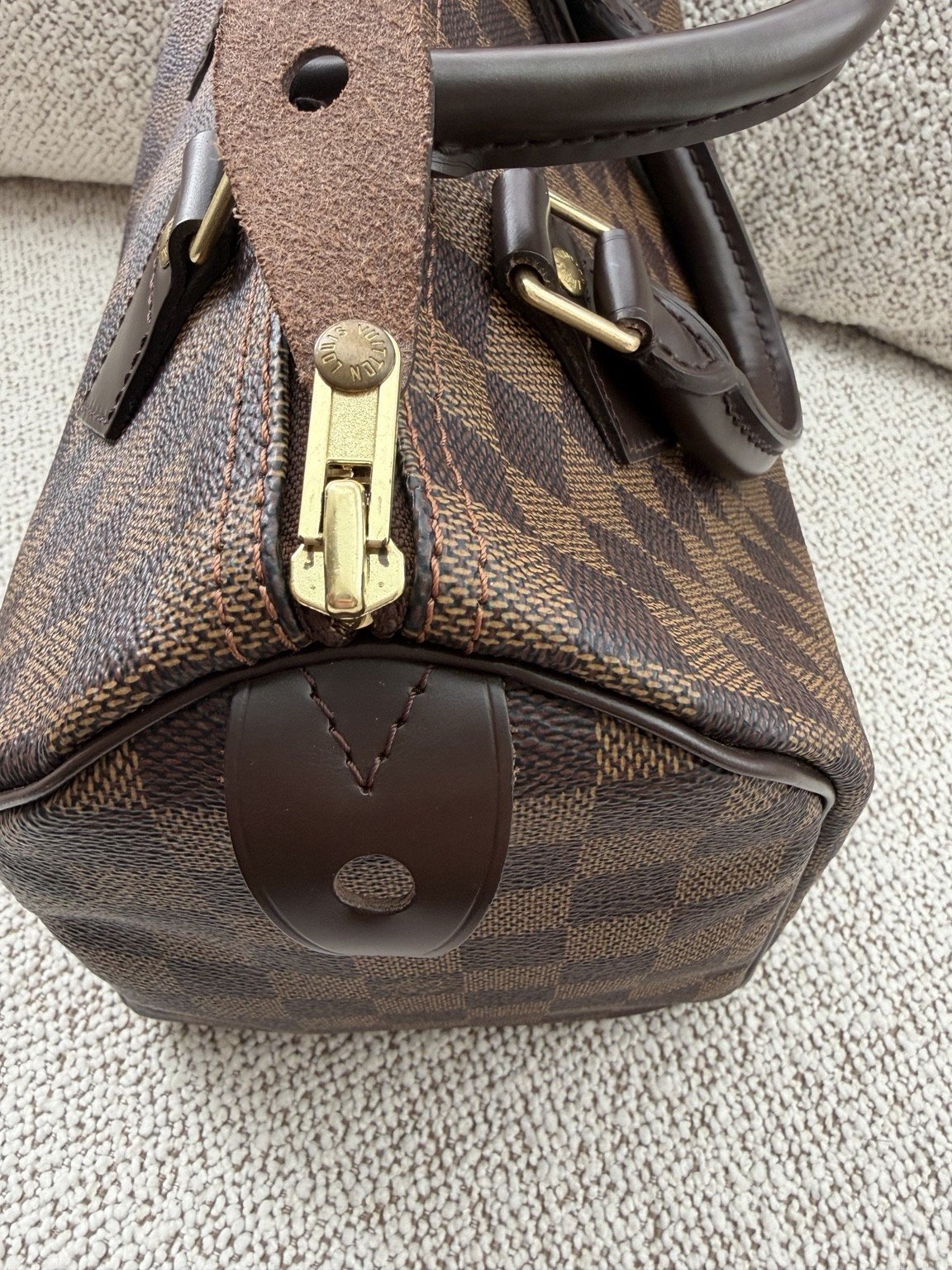 10-louis-vuitton-speedy-25-damier-ebene.jpg