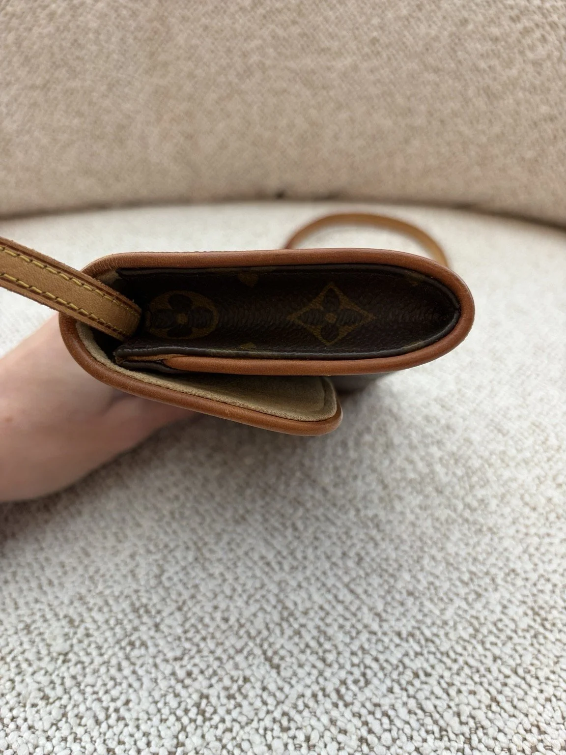 04-LV-Monogram-Crossbody.jpg