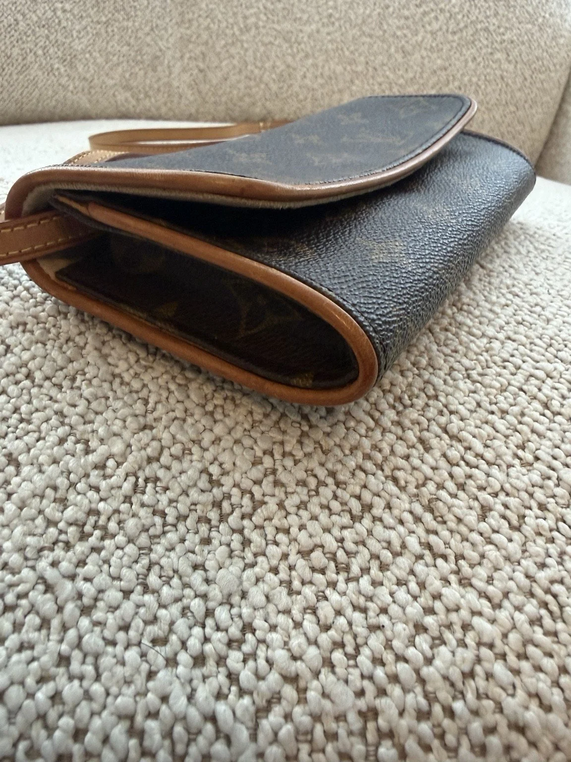 05-LV-Monogram-Crossbody.jpg