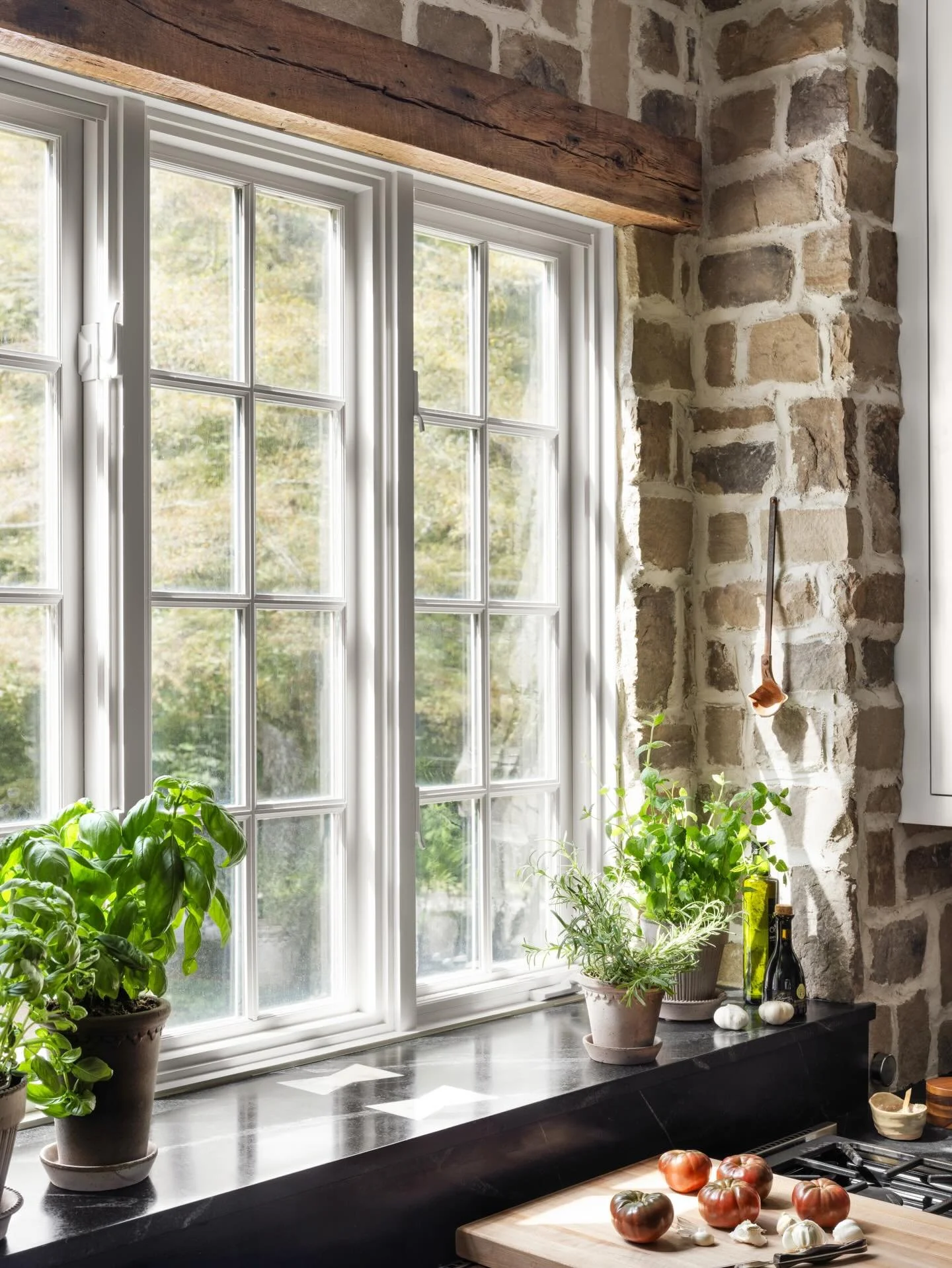 Where rustic texture meets everyday light ☀️ Add some fresh herbs and it&rsquo;s a reminder that the best spaces are the ones that feel alive. 

Photography: @rusticwhiteinteriors 
Styling: @elissabenziestyle 
Builder: @djfdesignsllc 
Architectural I