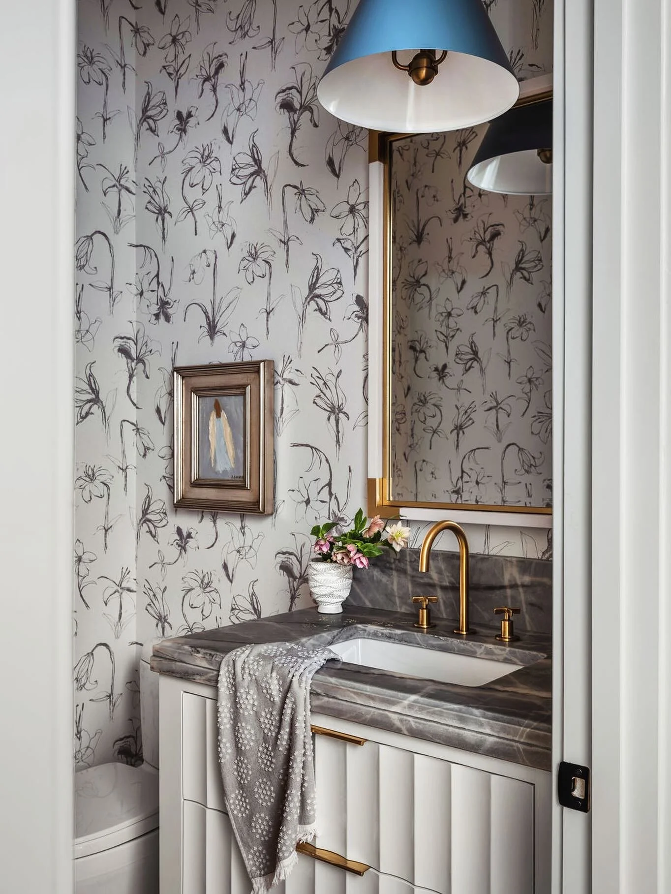 Year round spring fever in this fun, elevated powder room 🌷

Photography: @rusticwhiteinteriors 
Styling: @elissabenziestyle 
Architect: @gregbuscharchitects 
Builder: @livingstonfinehomes 
Interiors: @crystal.dalton.interiors 
Millwork: @kingdomwoo