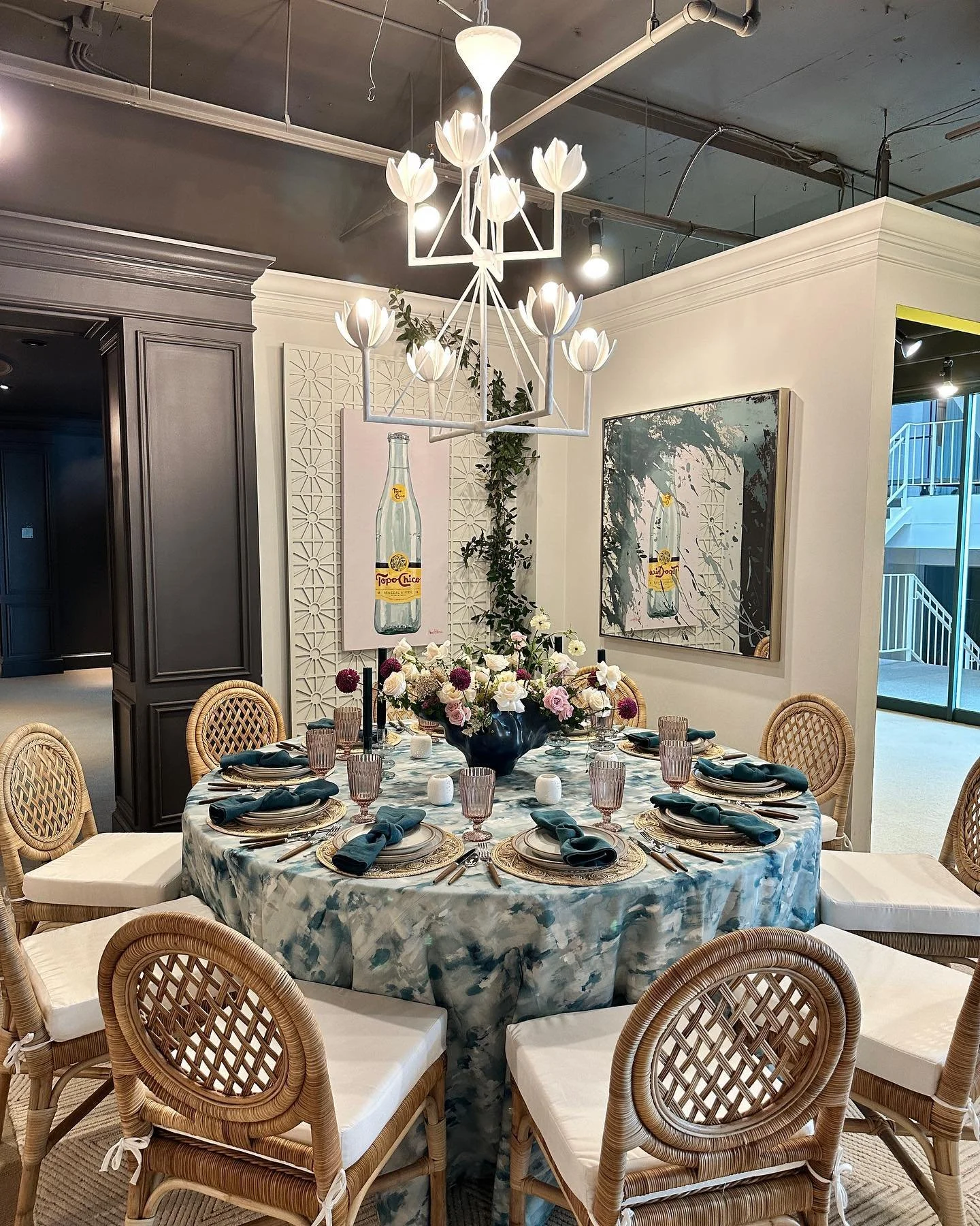 Honored to be one of the designers for @adacatlanta and @modernluxuryatlanta  To Live and Dine 2023! I love how my table-scape turned out and would love for you to come see it along with the other beautiful tables now through Friday! 

Special thanks