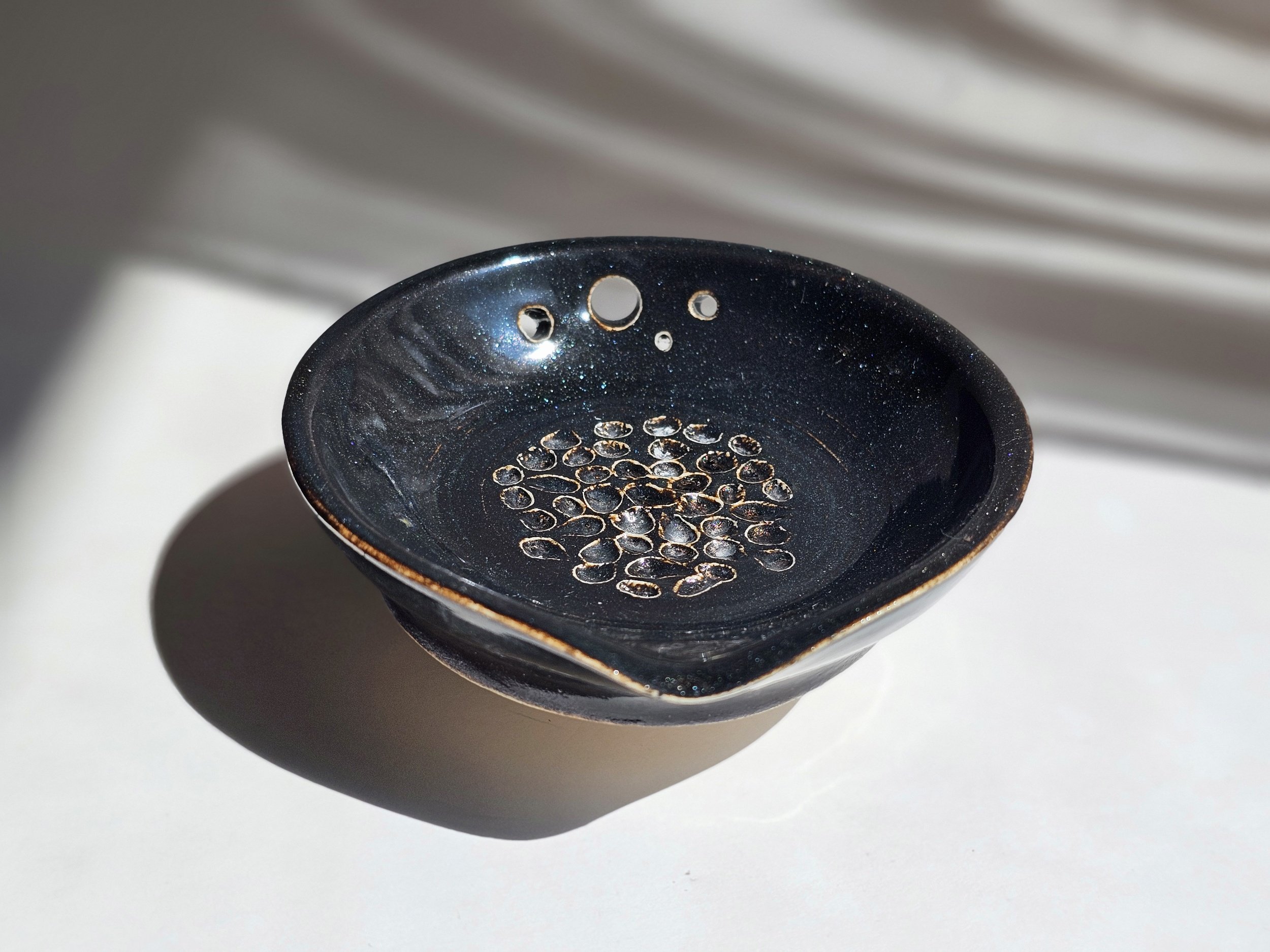 Sparkling Black Garlic Grater & Herb Puller