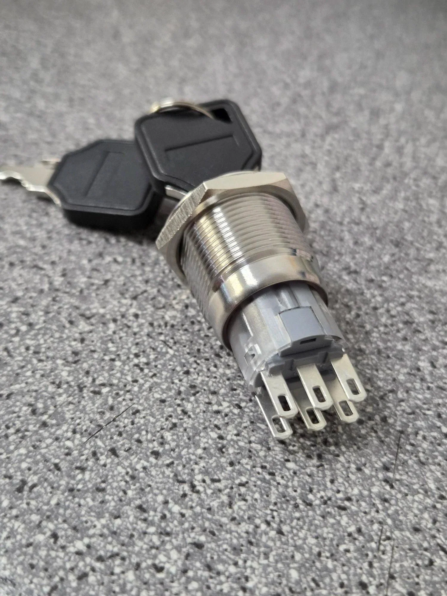 Alarm/Hopper Dump Keyswitch