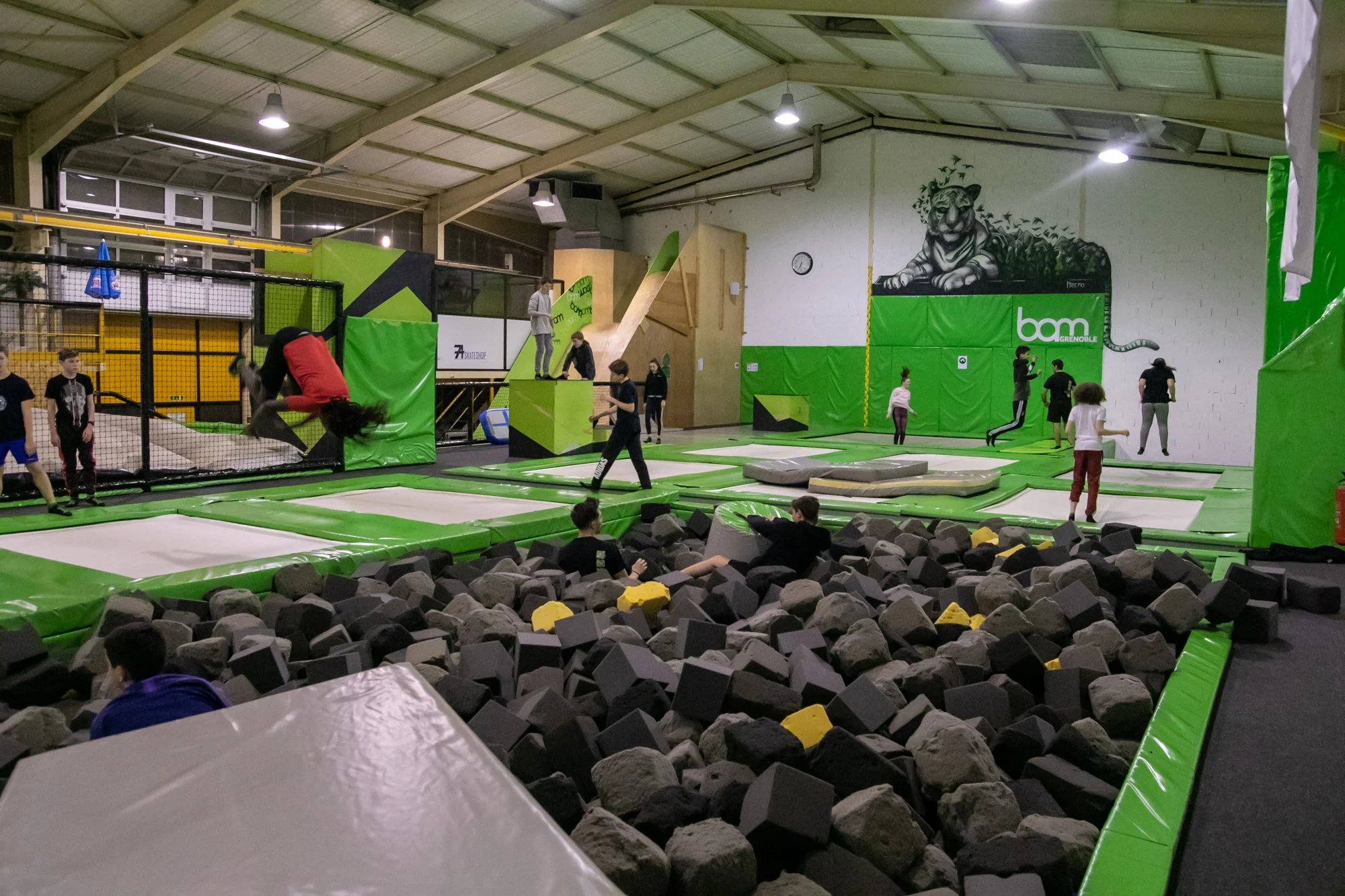 Jeu sur trampoline : 10 idées pour s’amuser