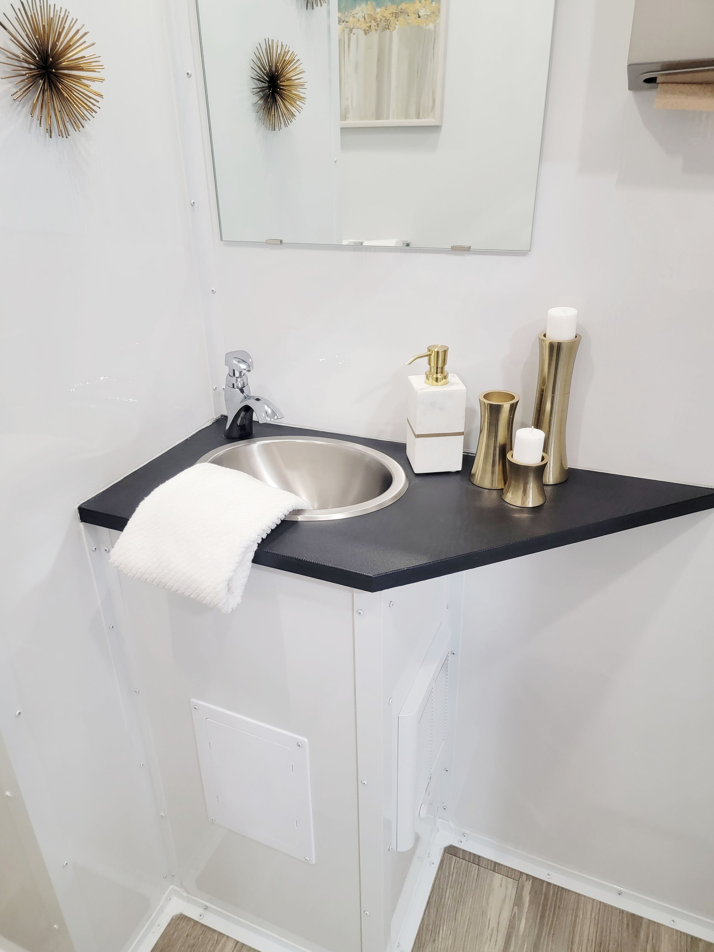 4-Station-ECO private interior 3.jpg