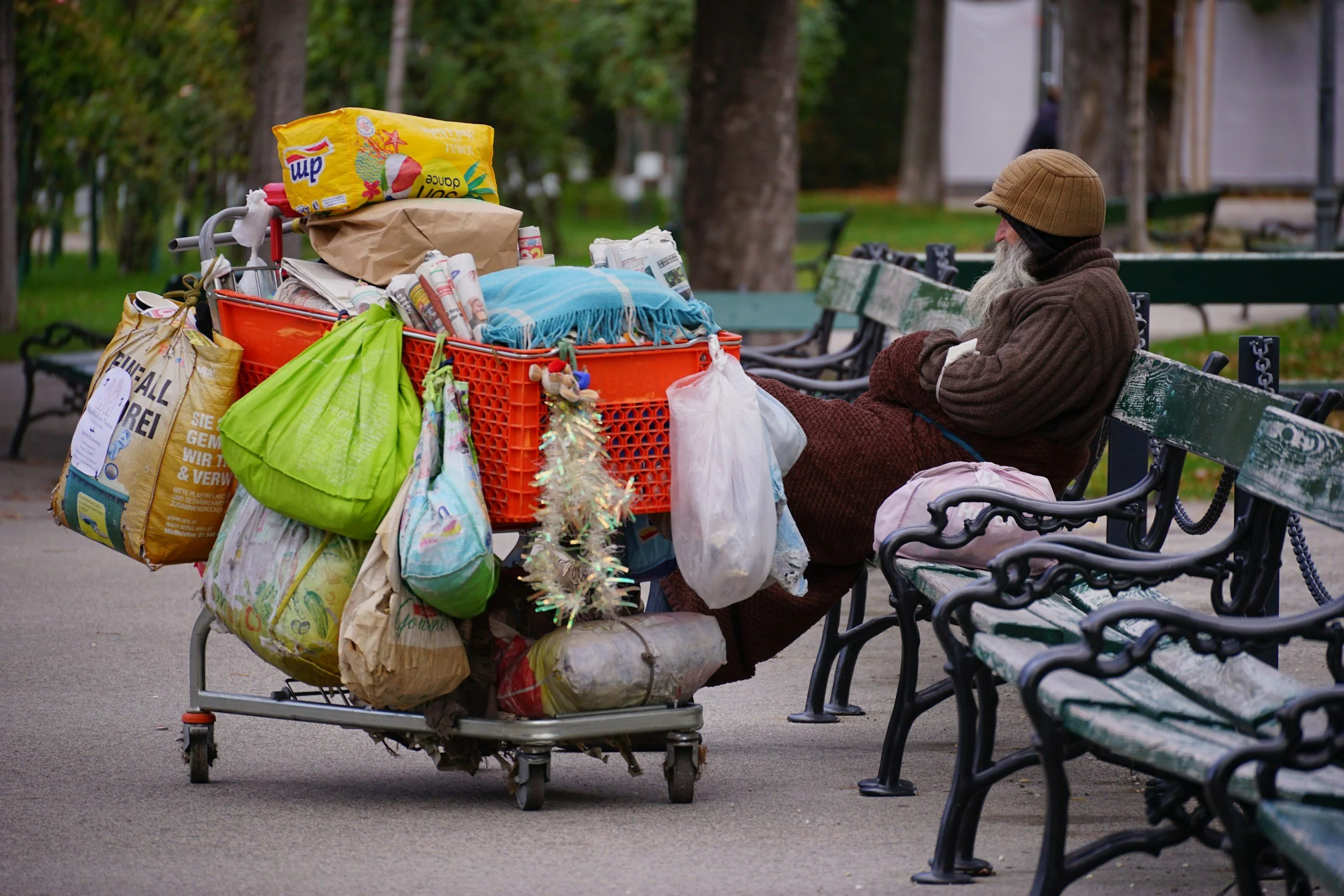 Community outreach and support for people experiencing homelessness