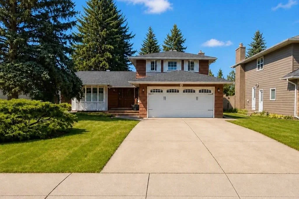 544+Willingdon+Blvd.jpg