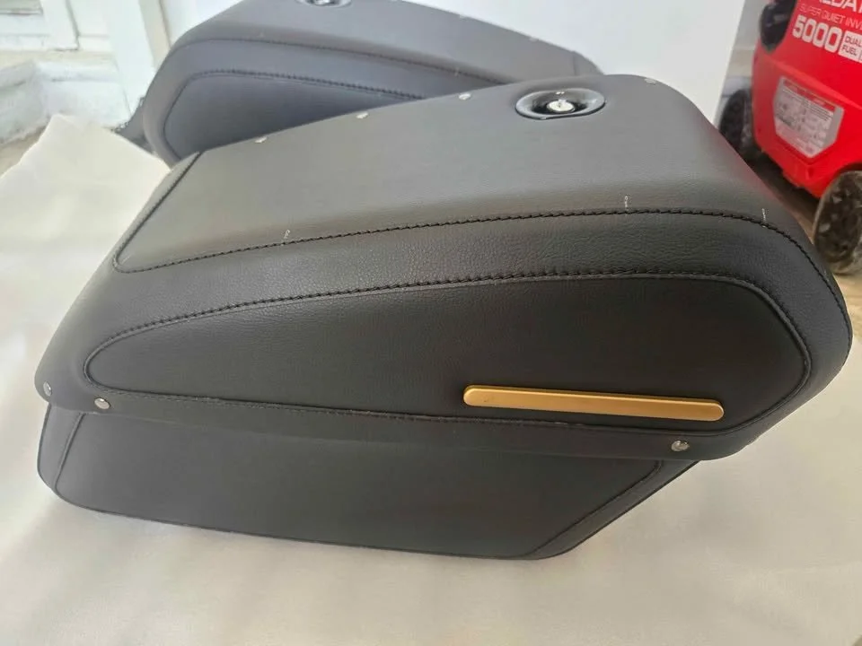 2000-2017 HD Softail hard leather saddlebags quick disconnect with key