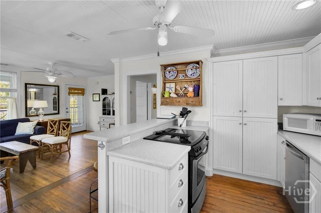1105 LOVELL AVE KITCHEN.jpeg
