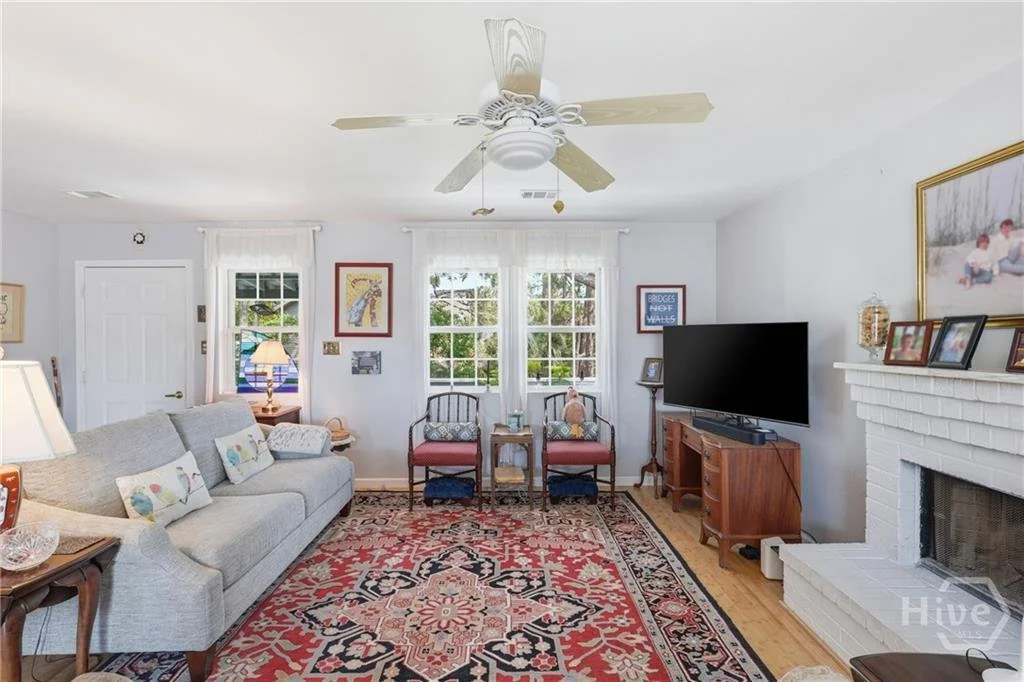 8 LIGHTHOUSE LANE LIVINGROOM.jpeg