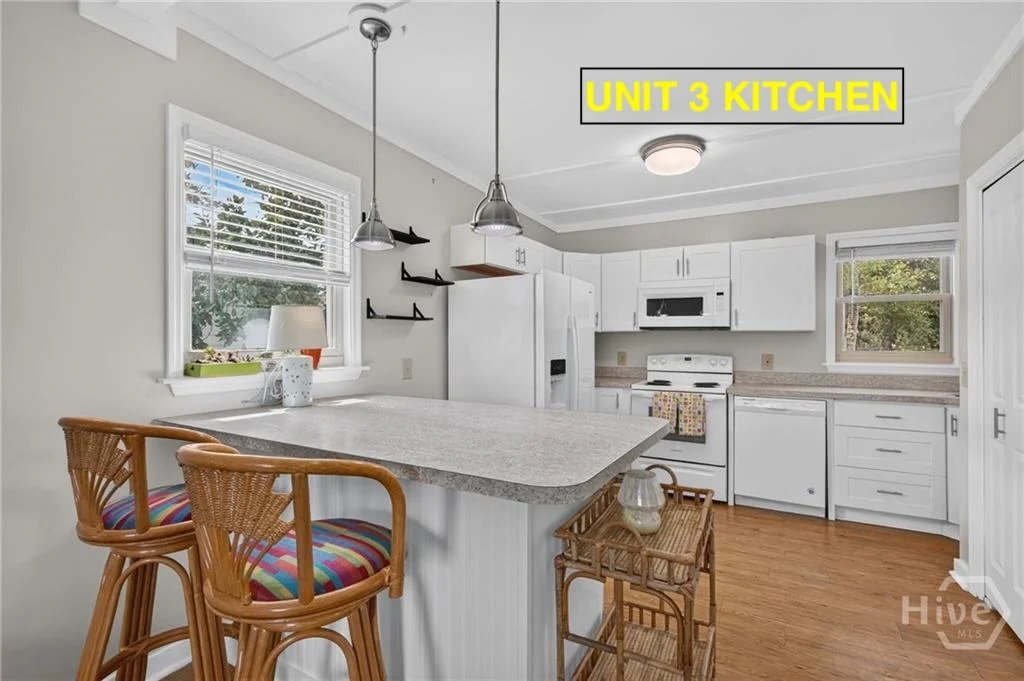 303 3RD ST UNIT 3 KITCHEN.jpeg