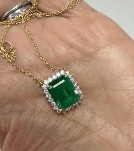 emerald-pendant-sparkle.gif