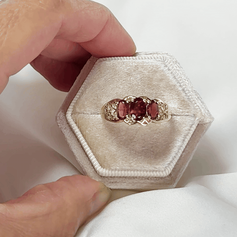 triple-garnet-sparkle.gif