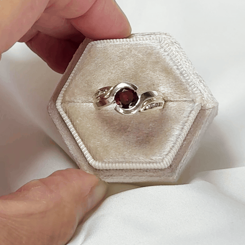garnet-bypass-sparkle.gif