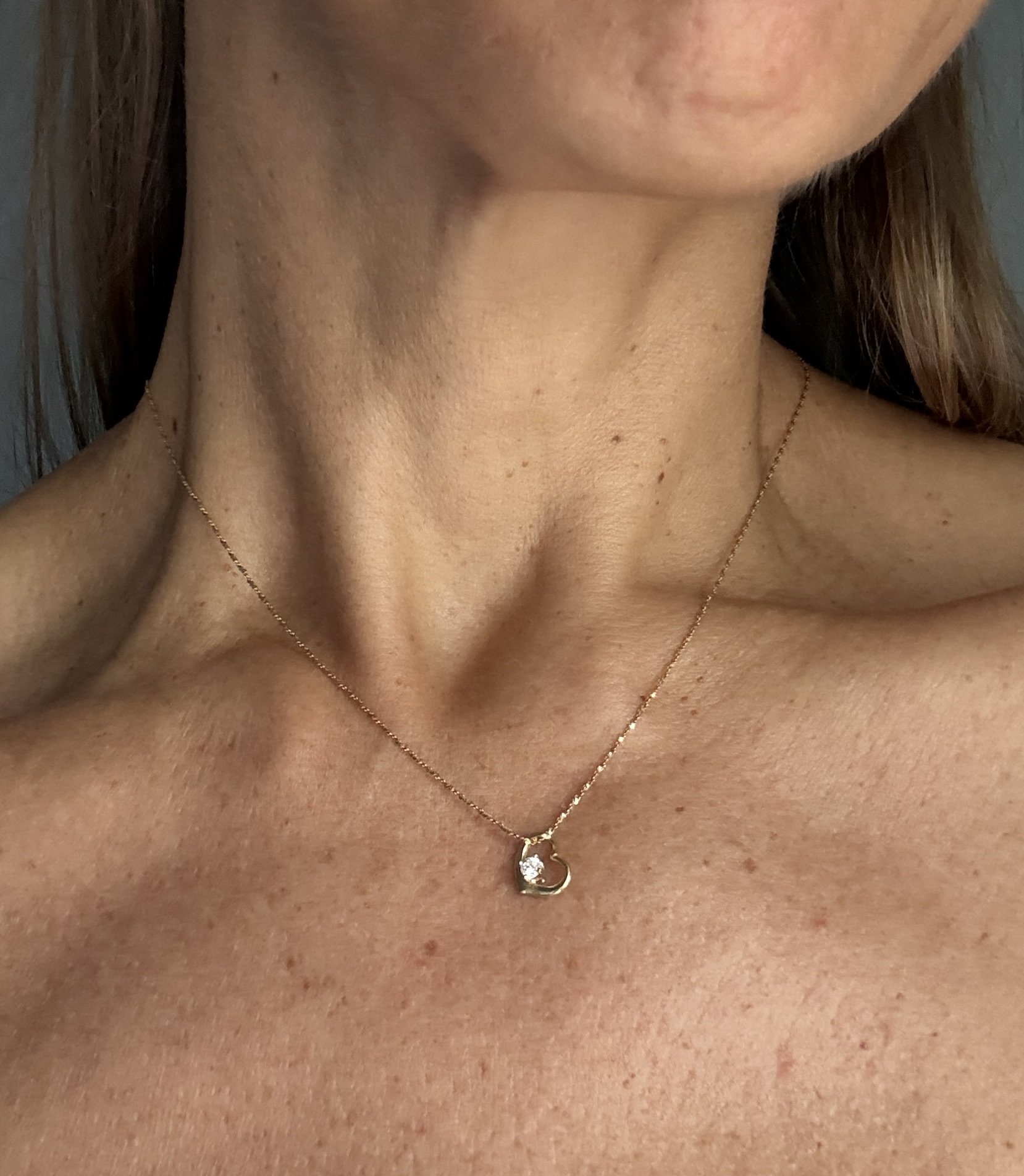 heart diamond pendant detail body.JPG