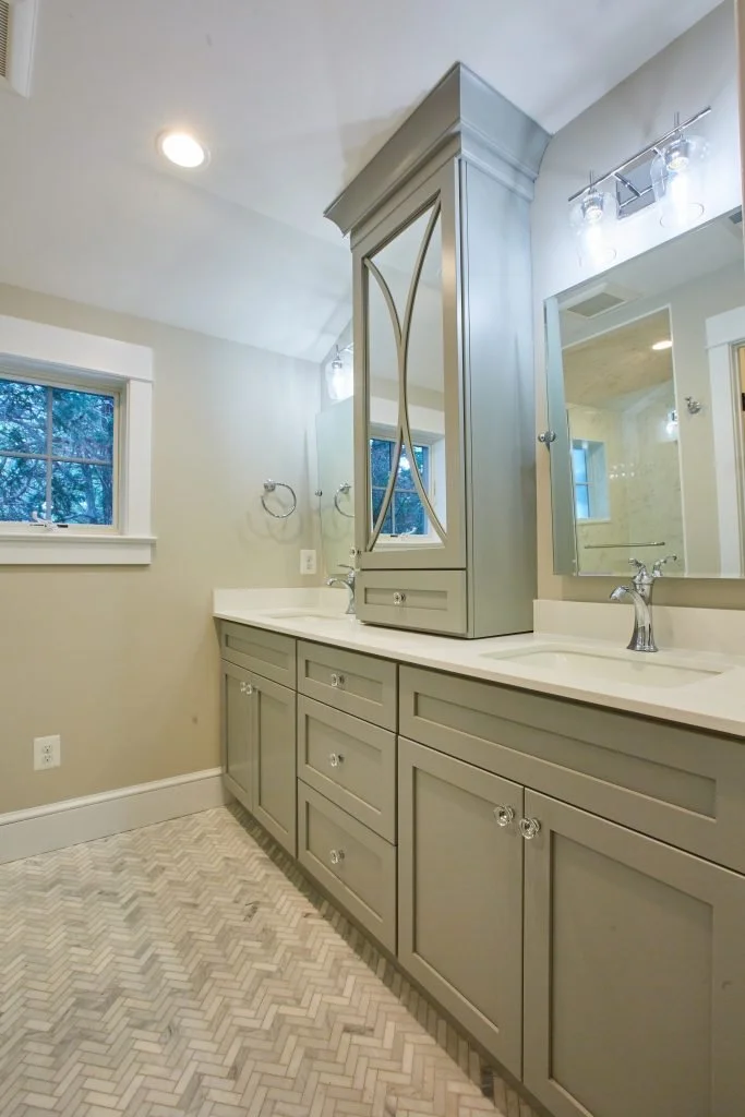 N 11th St - Bathroom 4.jpg