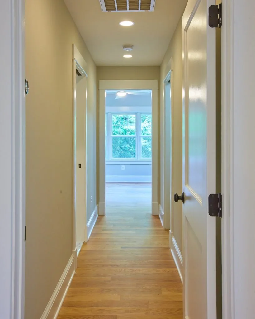 N 11th St - Hall.jpg