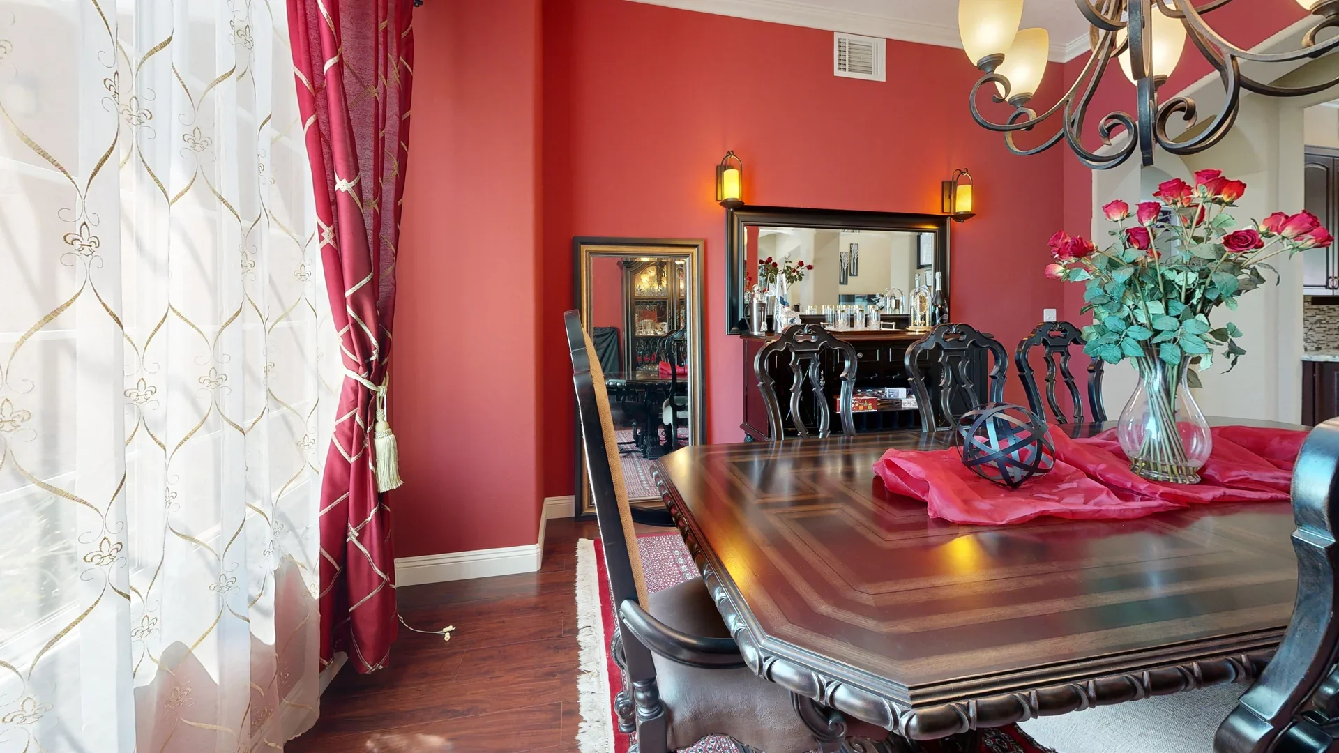 Dining Room at Country Living Senior Care in Lincoln, CA