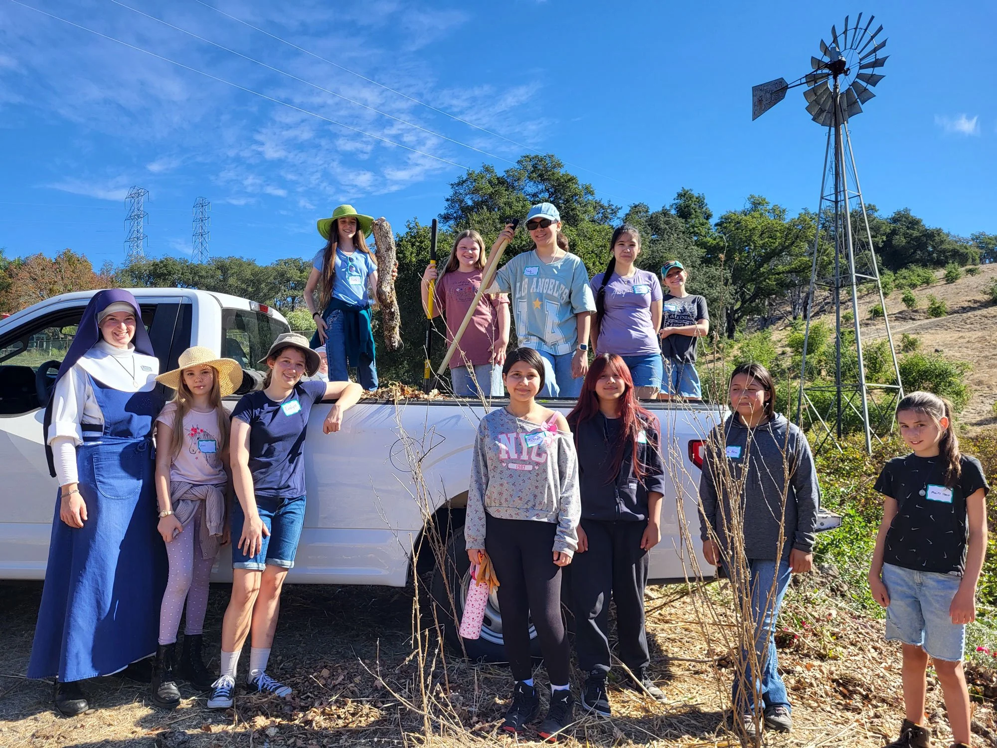 Students helping Marian Sisters