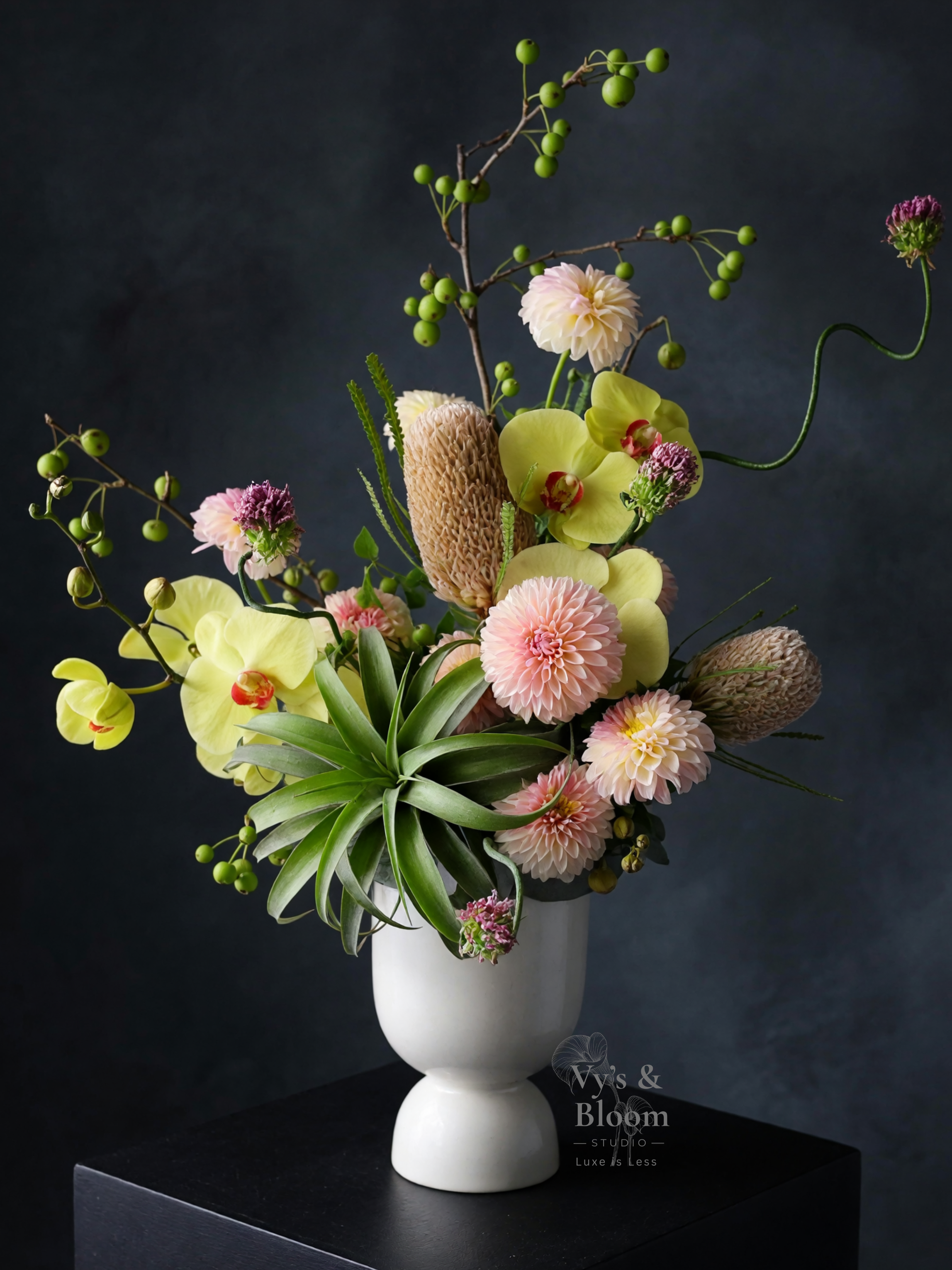 Evanston Nail - Reception Desk Floral
Evanston, Illinois